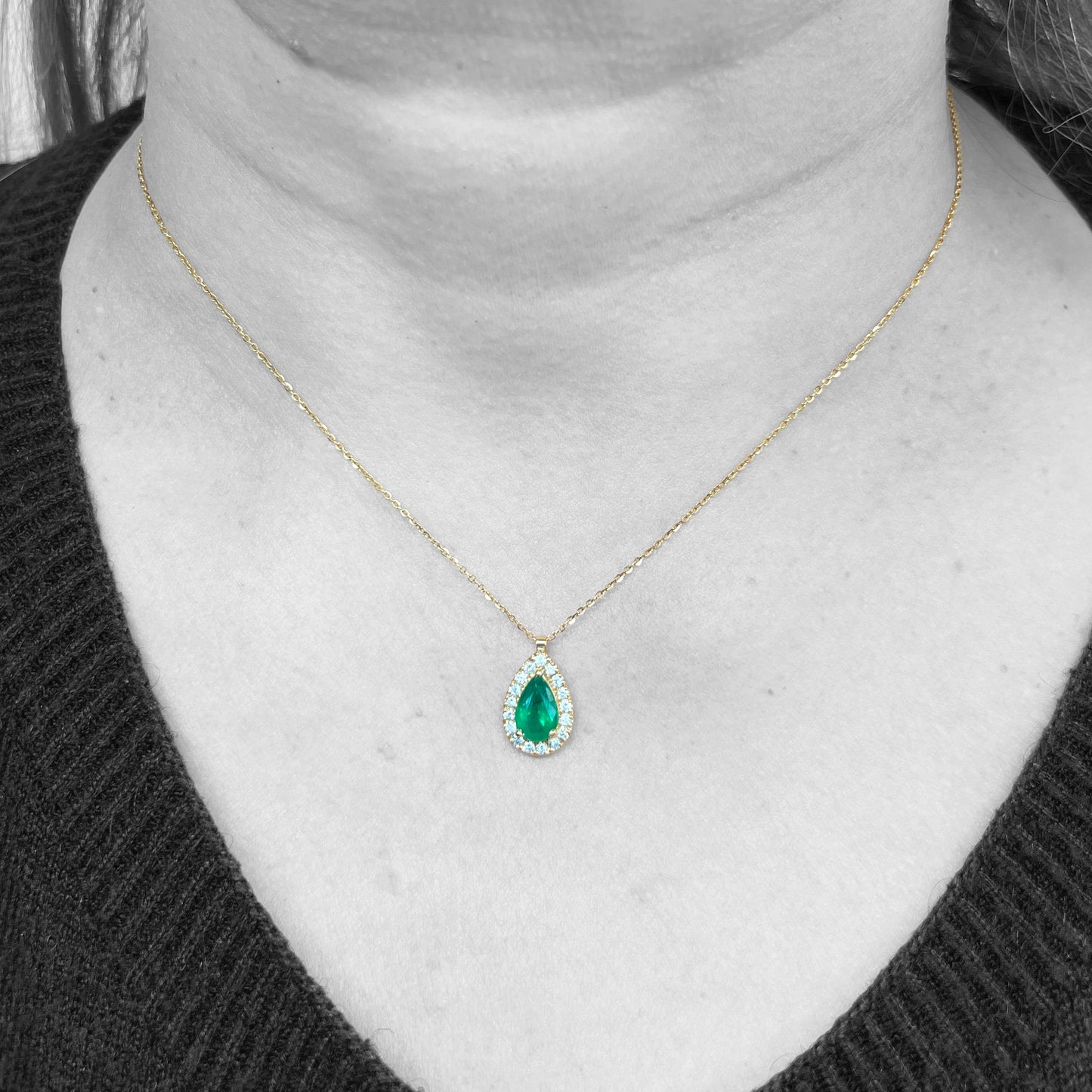 18kr Emeralds and Diamonds Necklace