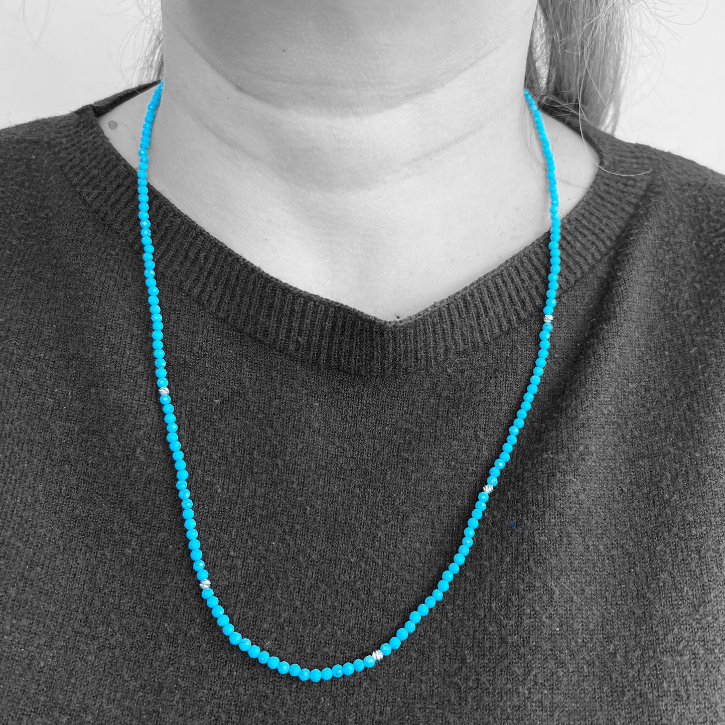 Turquoise Beads Necklace 24"