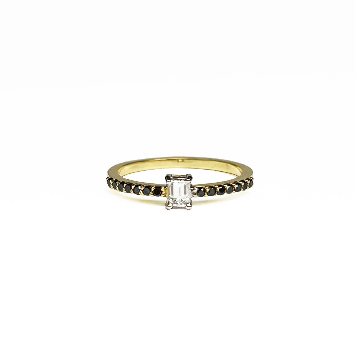18ky Black Diamonds Ring