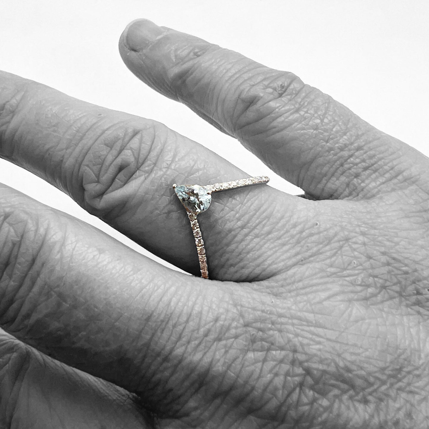 14kw Aquamarine and Diamond Ring