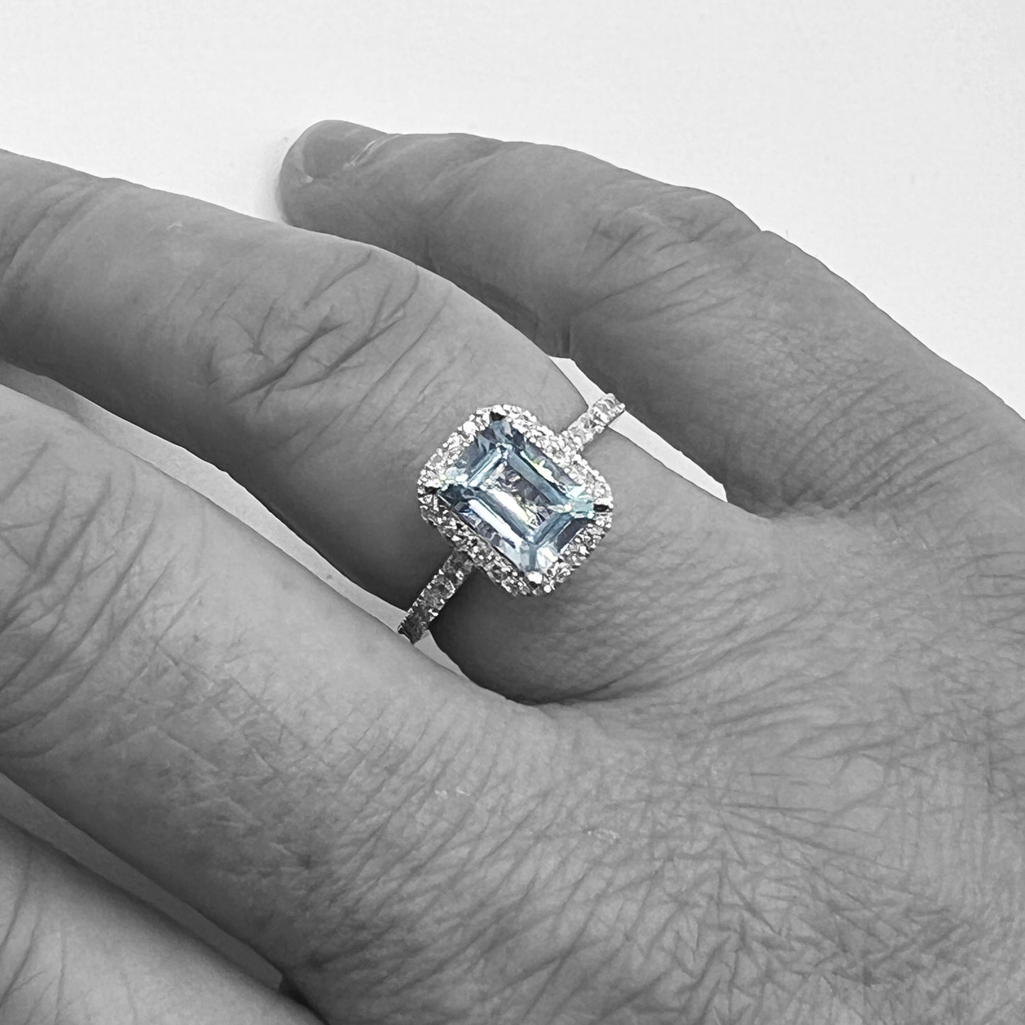 14kw Aquamarine Ring with Diamond Halo