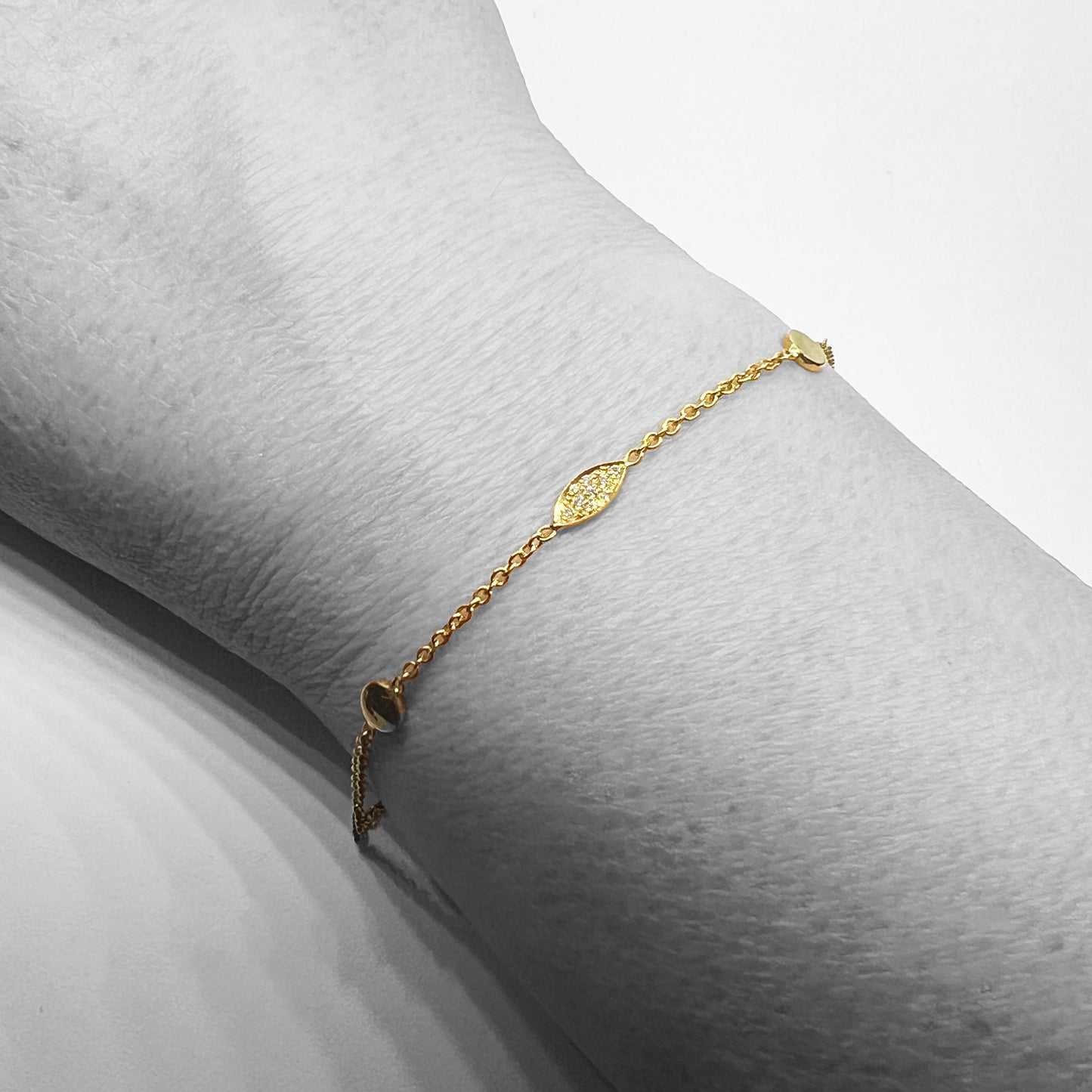 18ky Diamond Details Bracelet