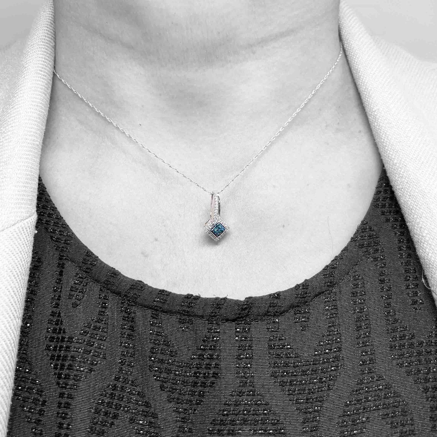 10kw Blue Diamonds Pendant