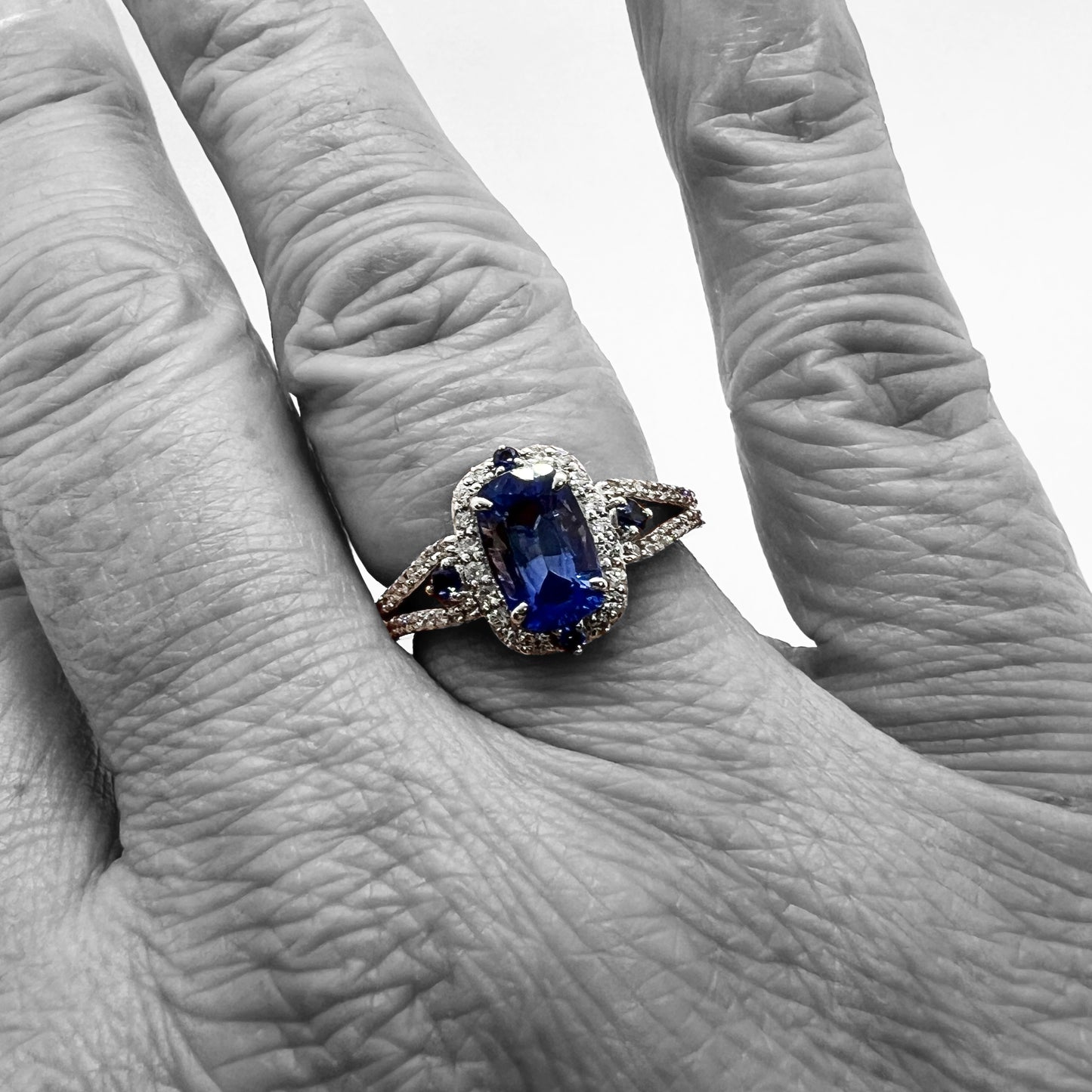 18kw Sapphire and Diamond Ring