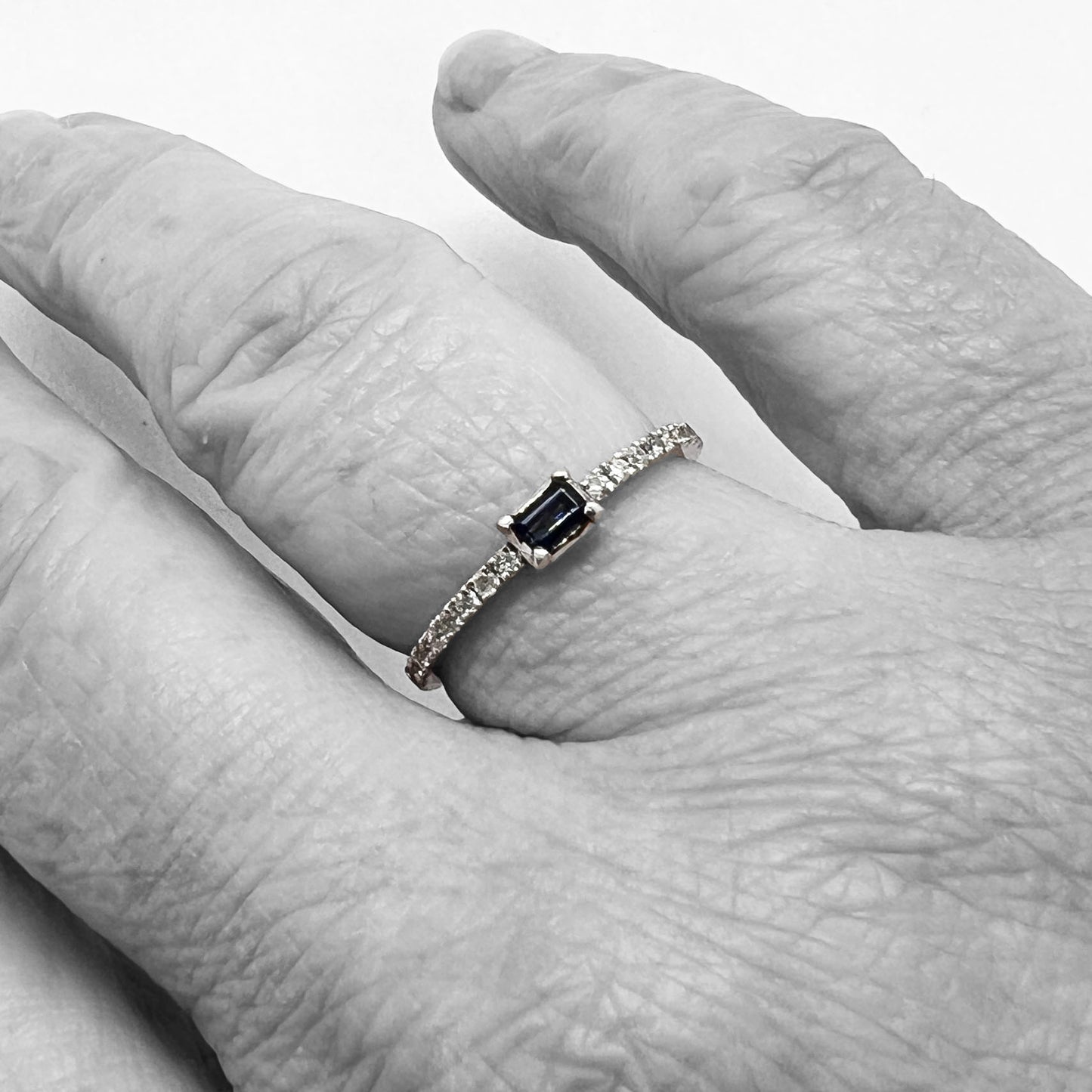 18kw Sapphire and Diamond Band