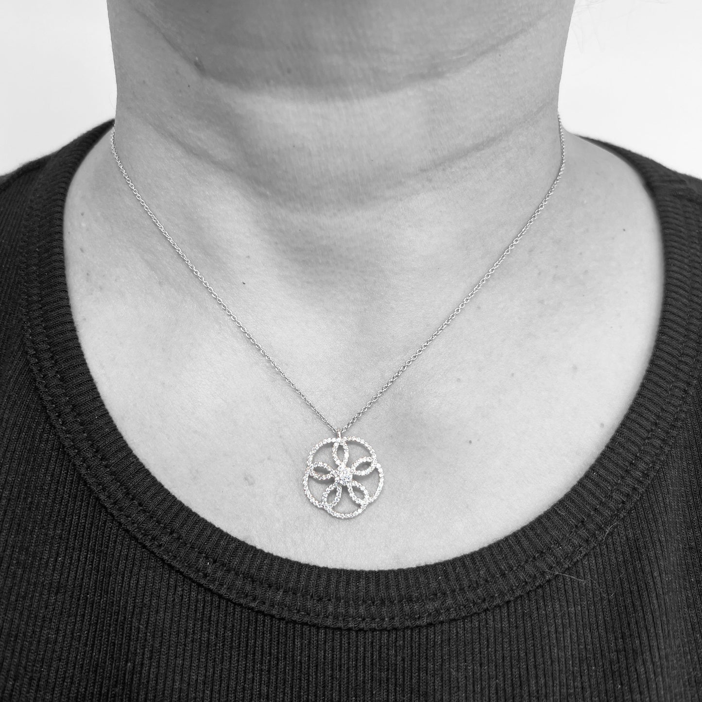 18kw Diamond Flower Necklace