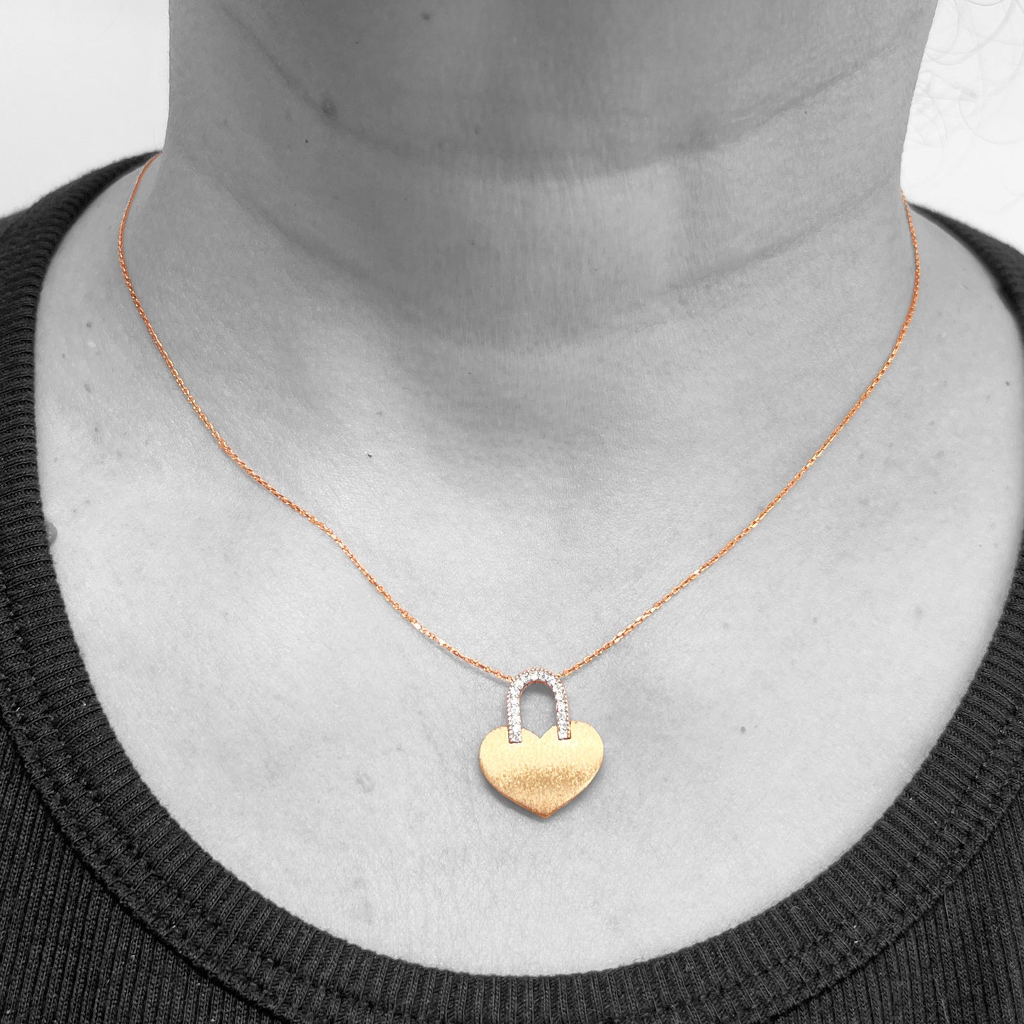 18kr Diamond Heart Necklace