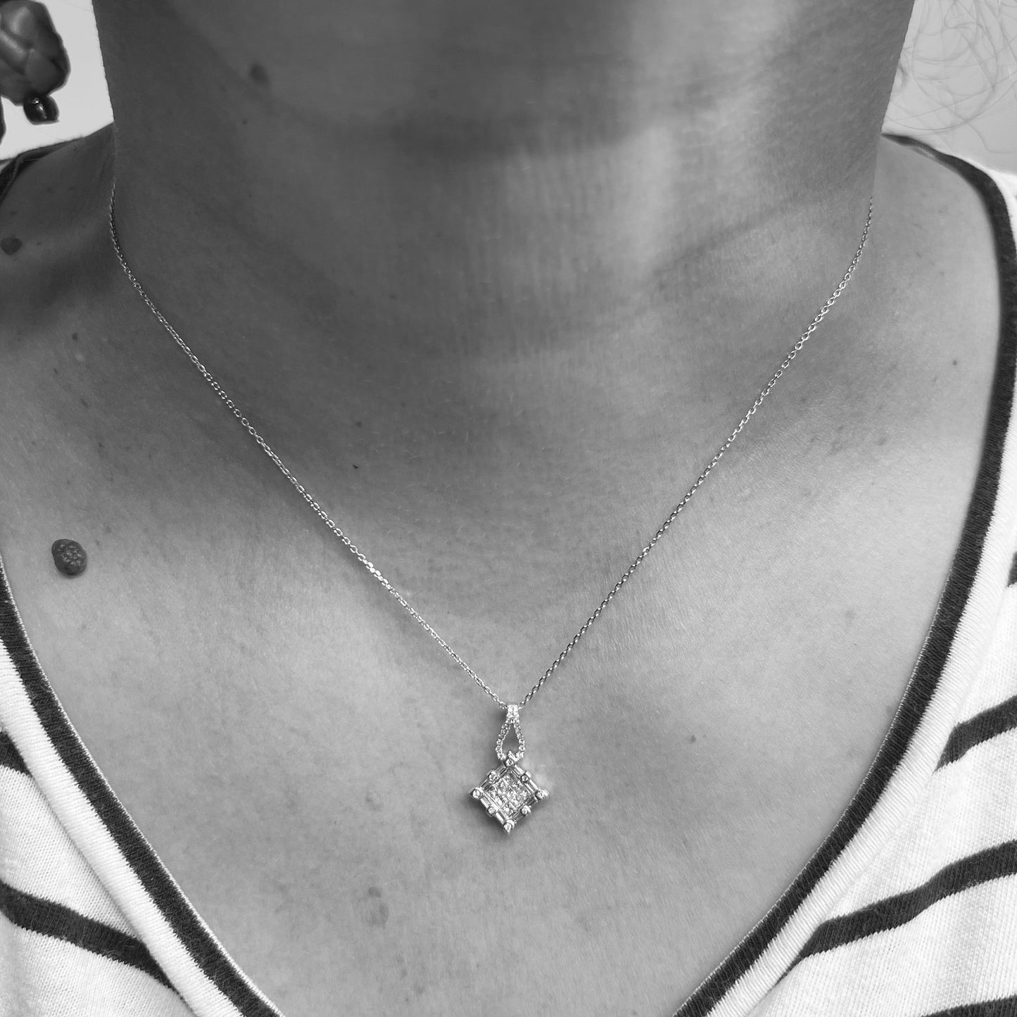 18kw Square Diamond Necklace