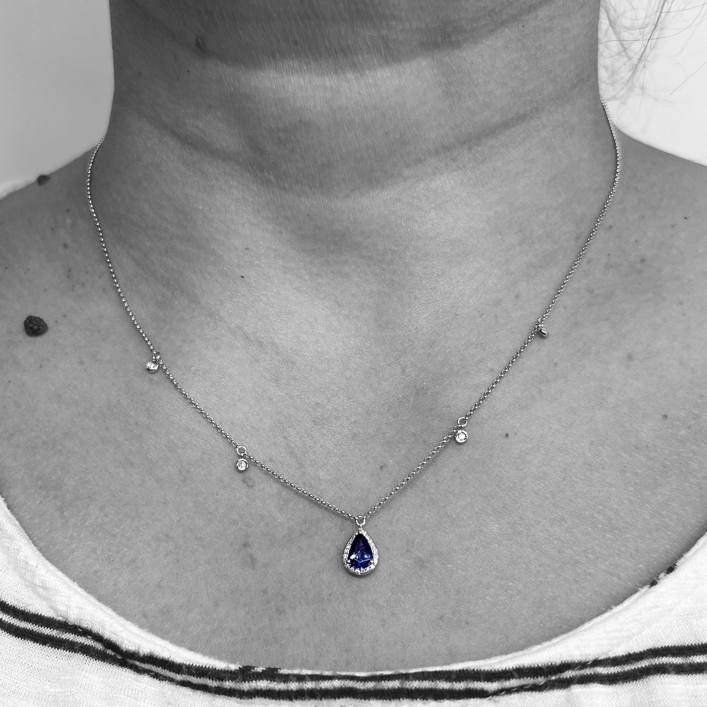 14kw Tanzanite and Diamonds Necklace