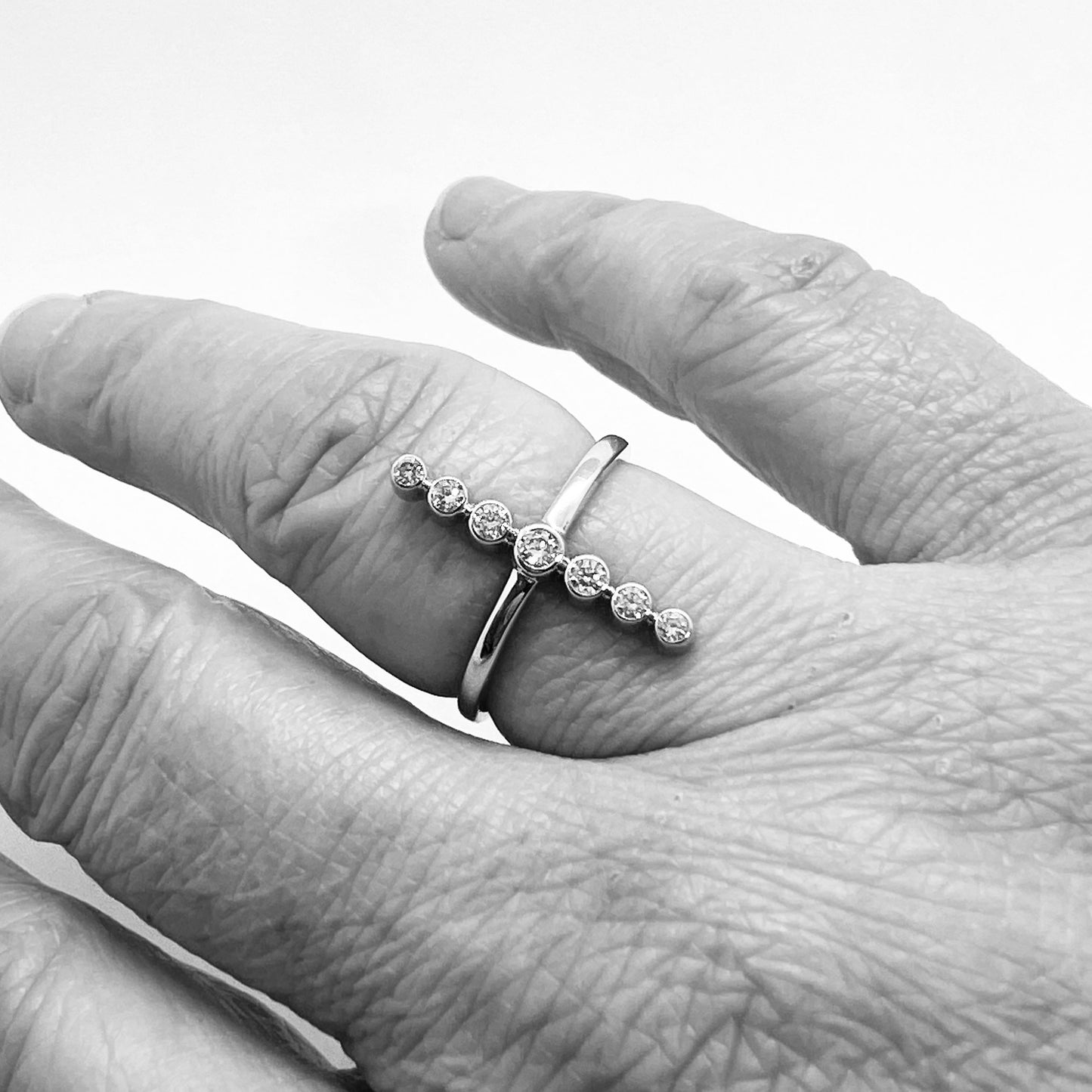 14kw Diamond Bar Ring