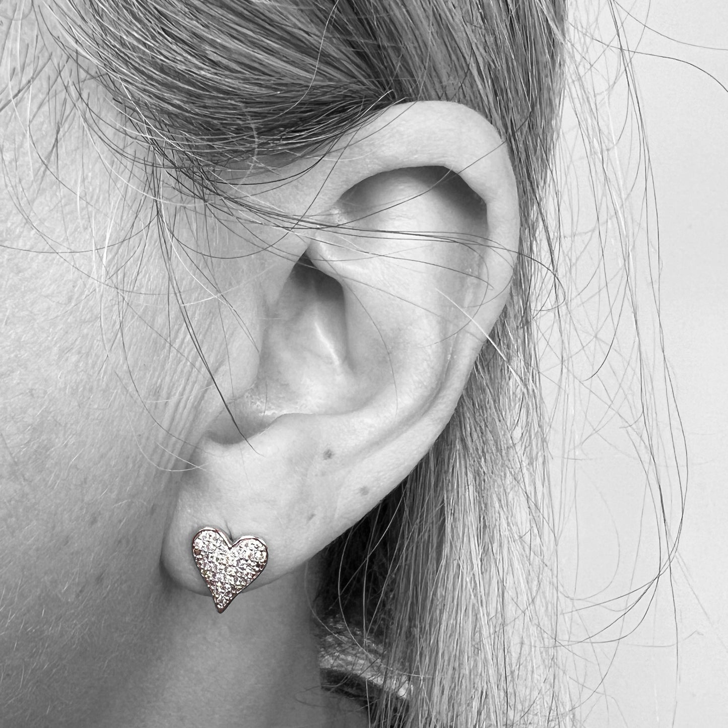 14kw Pave Diamond Heart Stud Earrings