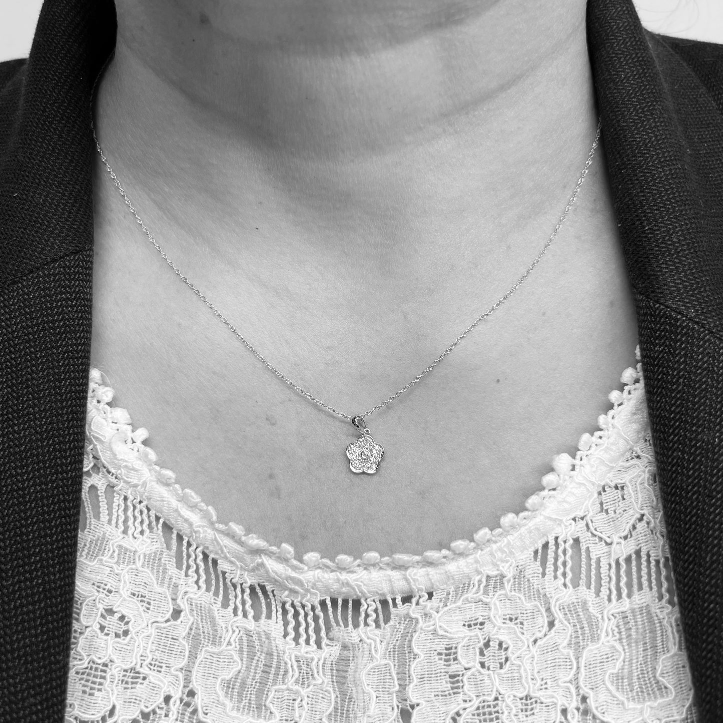 14kw Diamond Flower Pendant