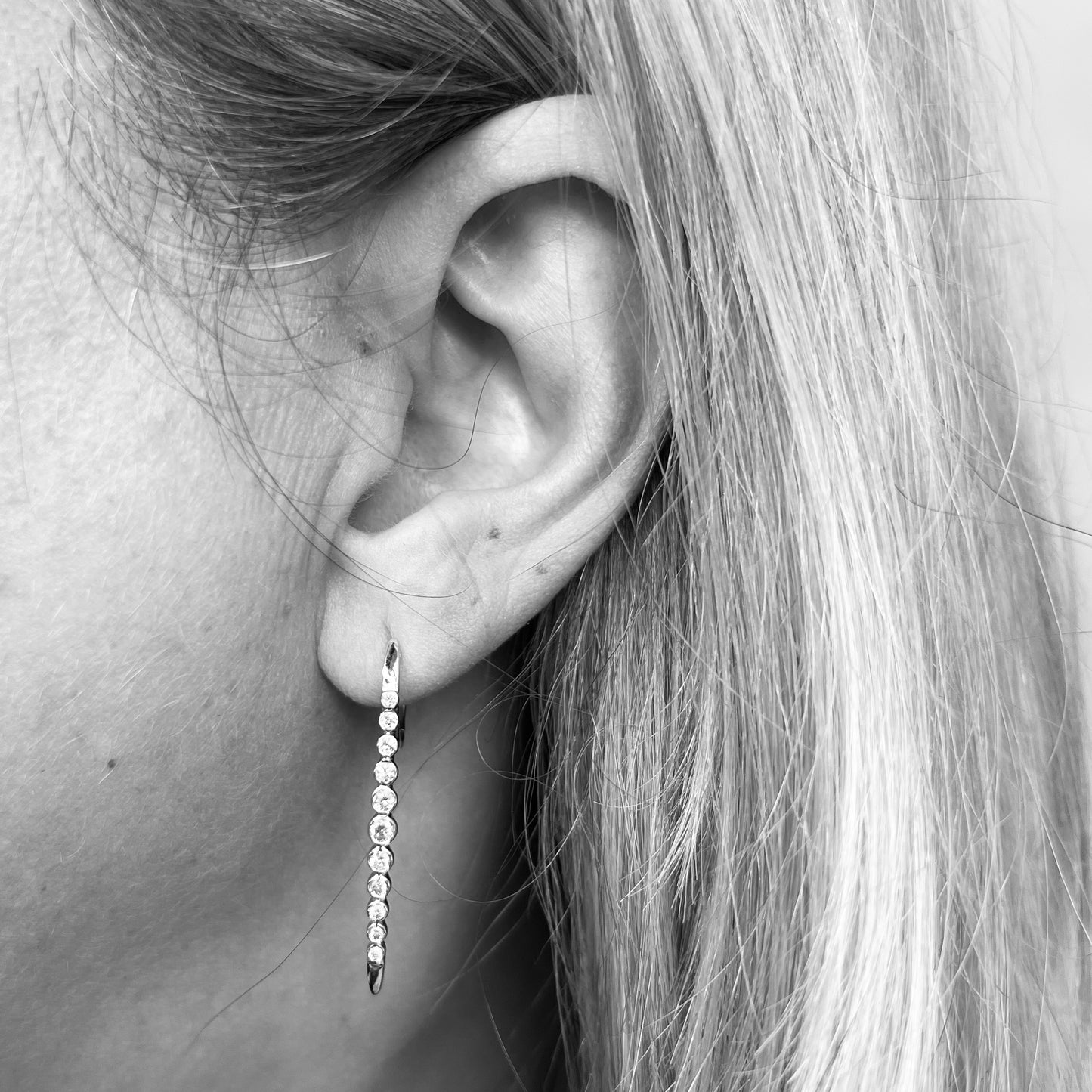 14kw diamond dangle earrings