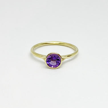 18ky Amethyst Bezel Ring - eklektic jewelry studio