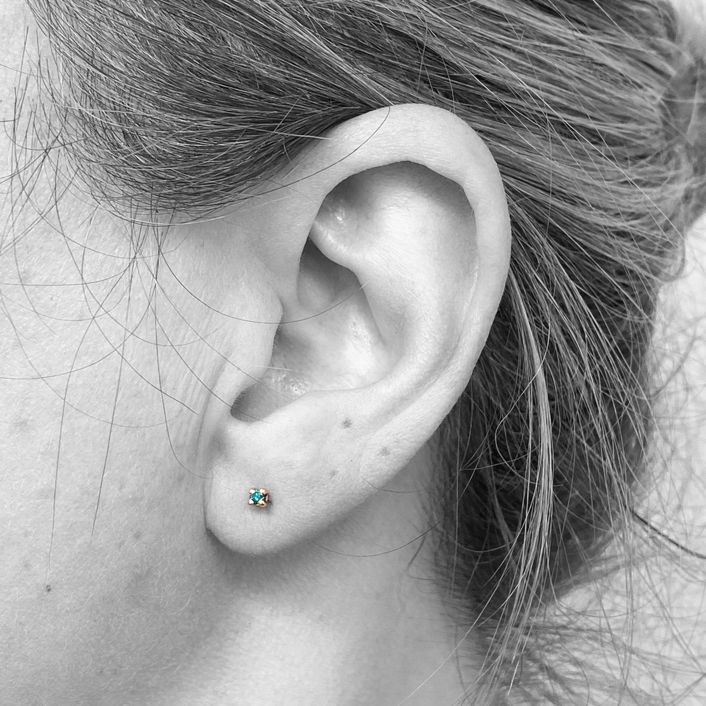 14ky Blue Diamond Stud Earrings - eklektic jewelry studio