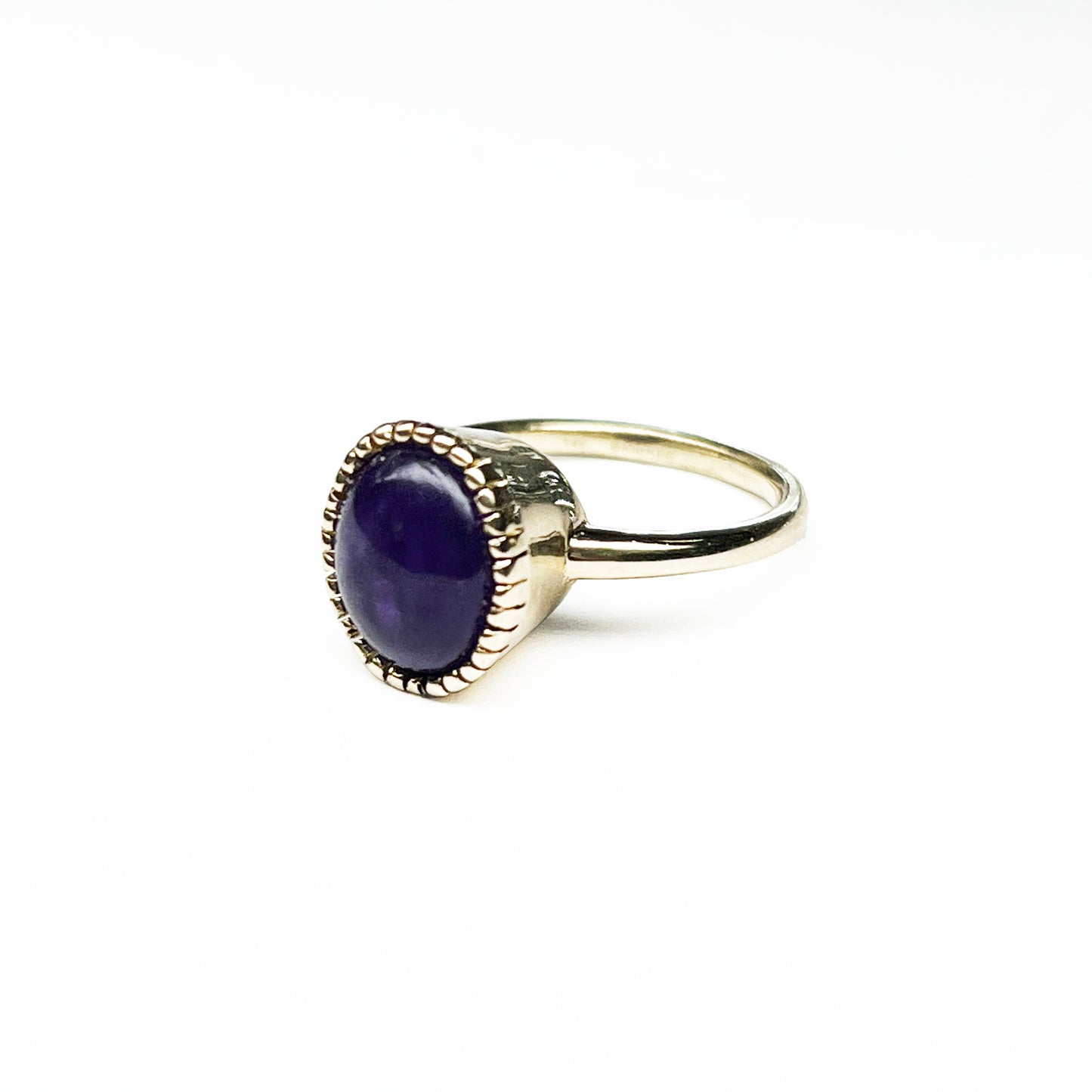 14ky Cabochon Amethyst Ring