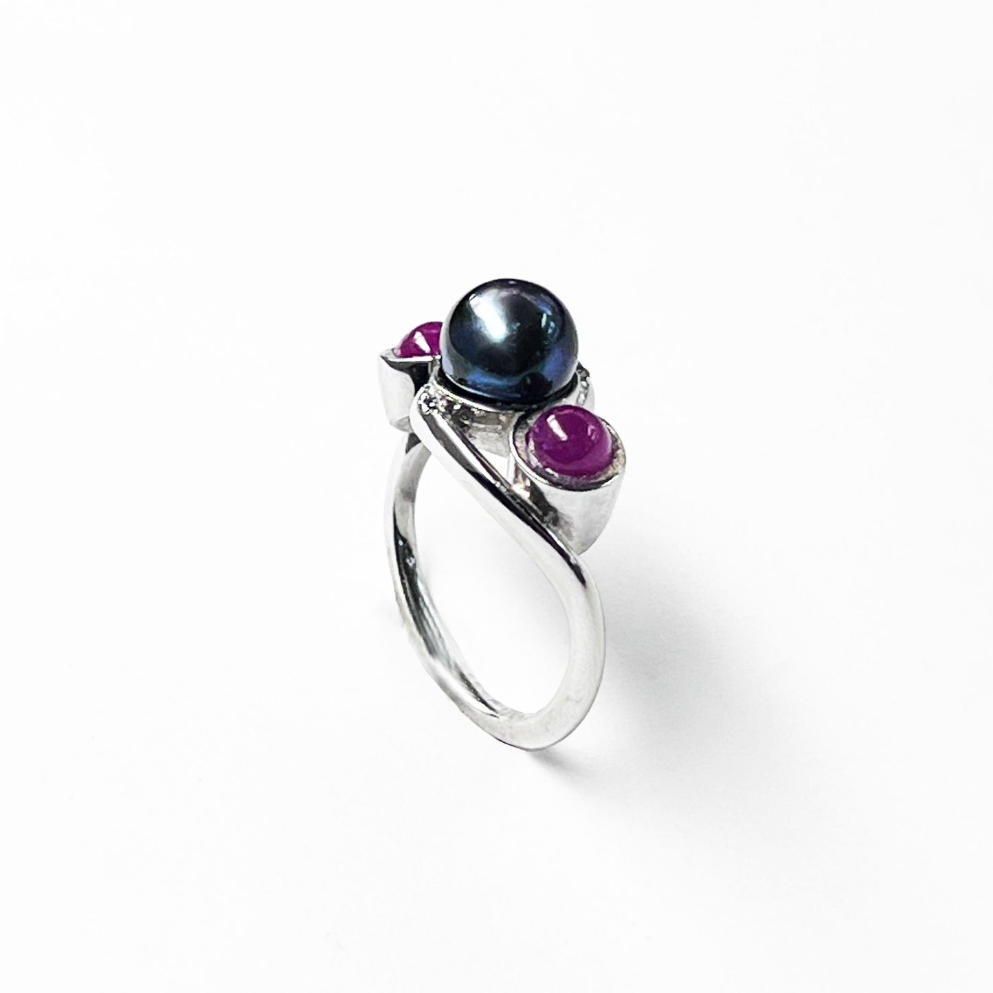 14kw Black Pearl and Ruby Ring