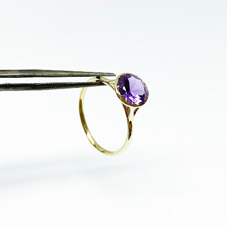 18ky Color Change Synthetic Sapphire Bezel Ring 7mm - eklektic jewelry studio