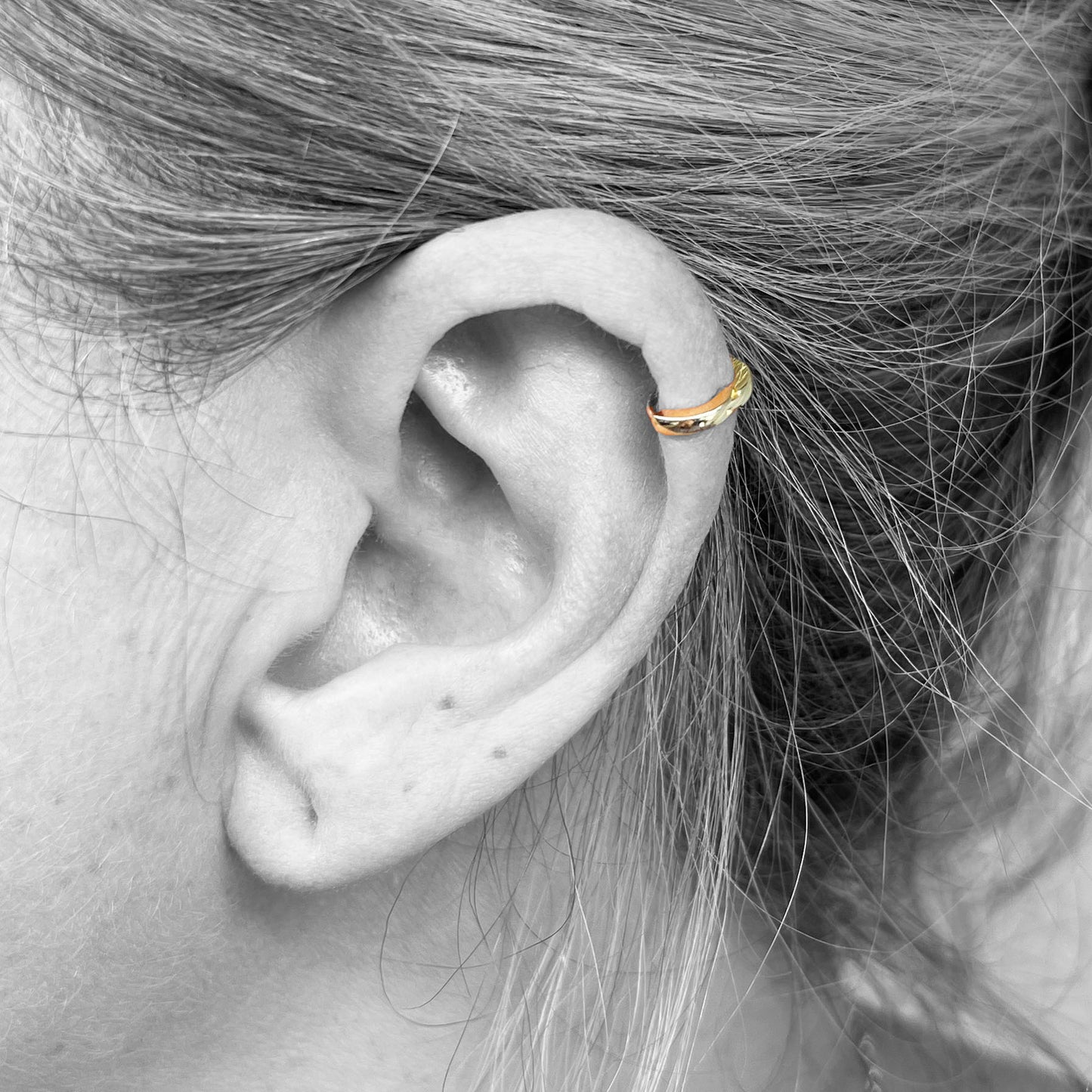 14ky Huggies Hoop Earrings 8mm