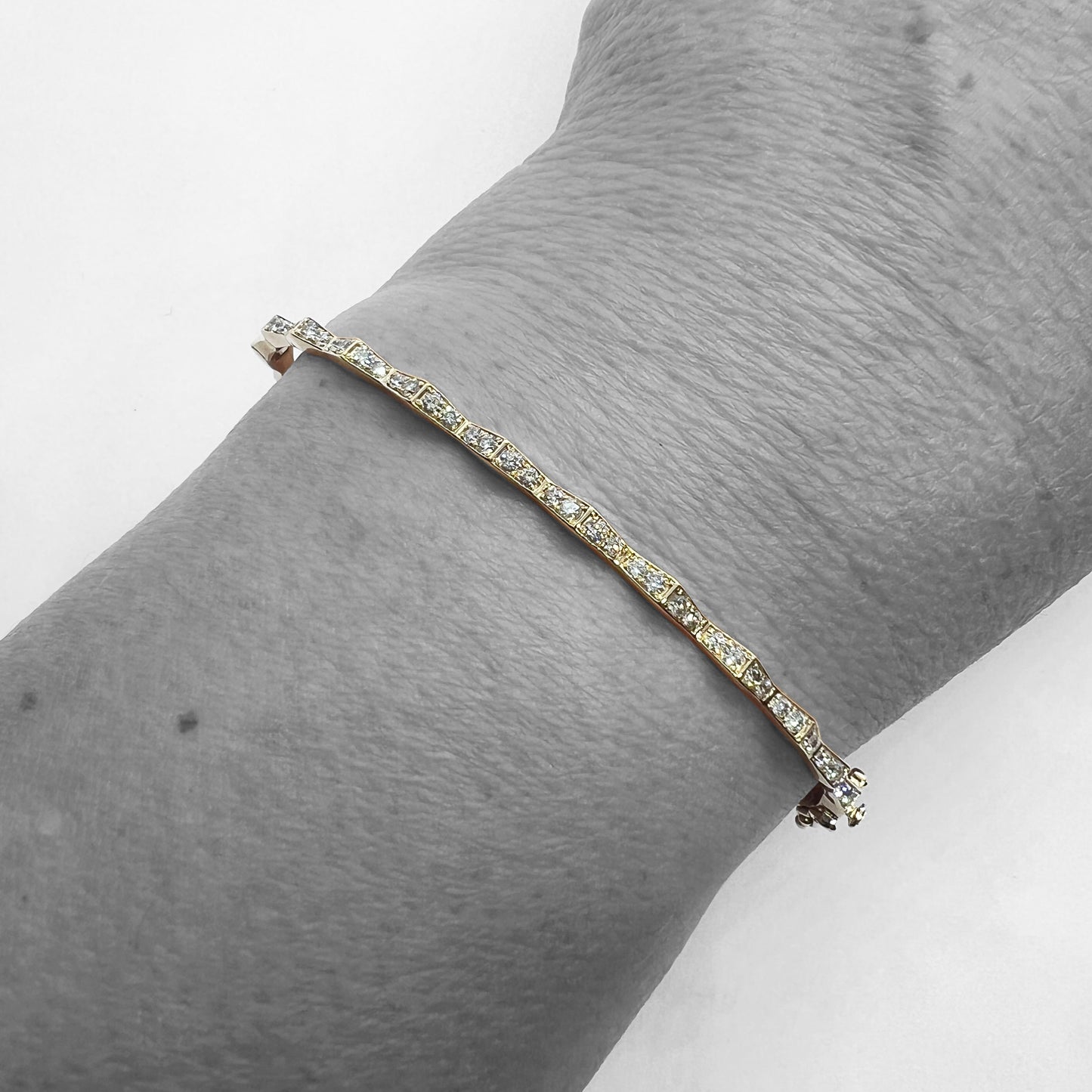 14ky Diamond Bangle Bracelet