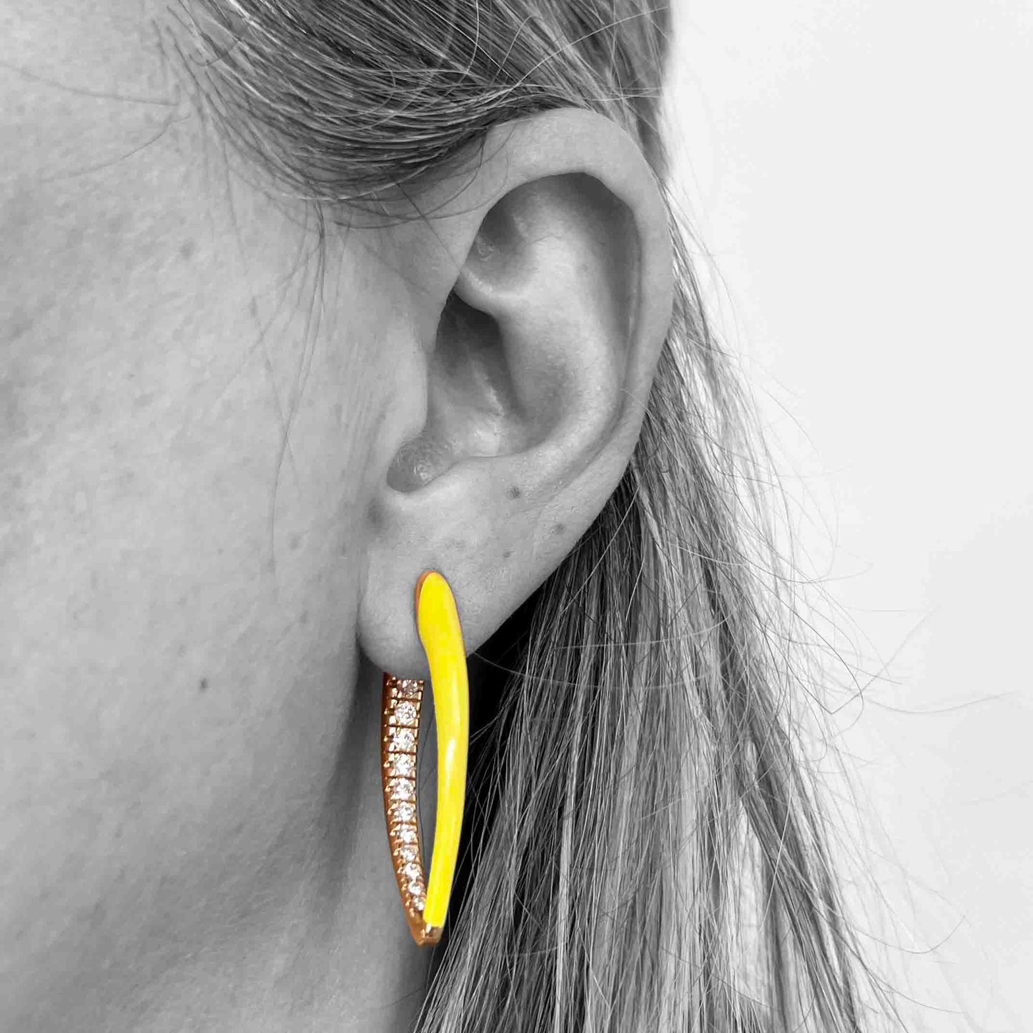 18kr Yellow Enamel & Diamond Hoop Earrings