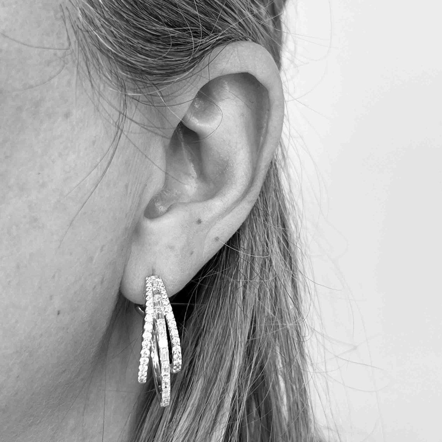 18kw diamond earrings