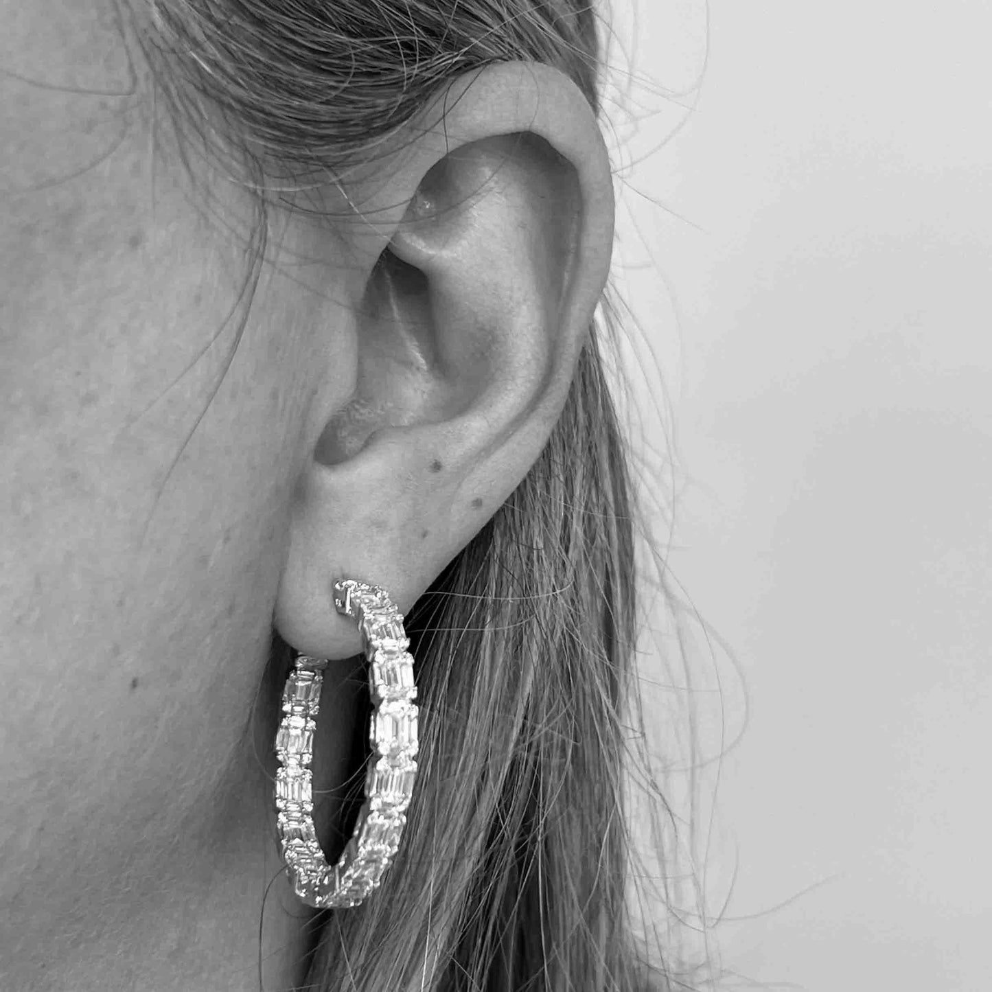 18kw diamond hoop earrings