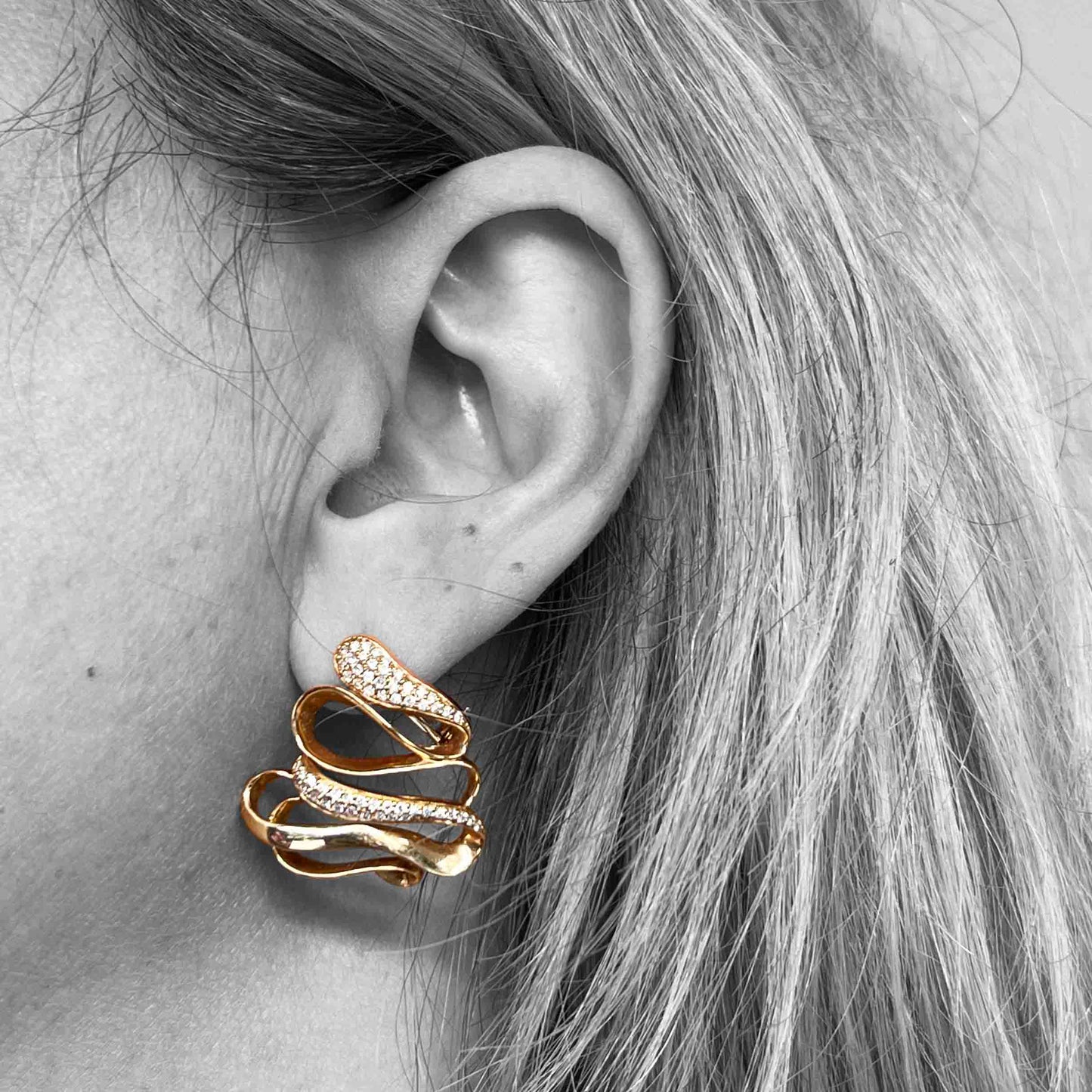 18kr Diamond Swirl Earrings