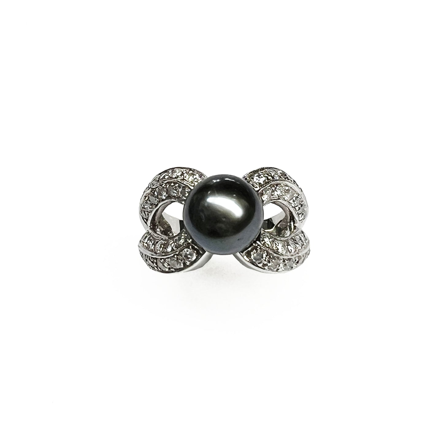 14kw Black Pearl and Diamonds Ring