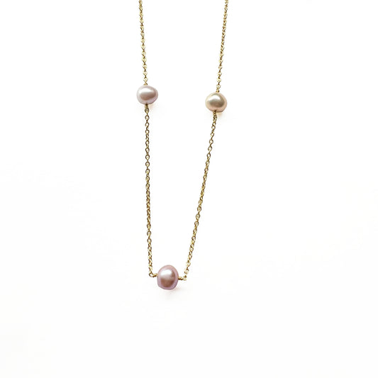18ky Necklace with 3 pink pearls