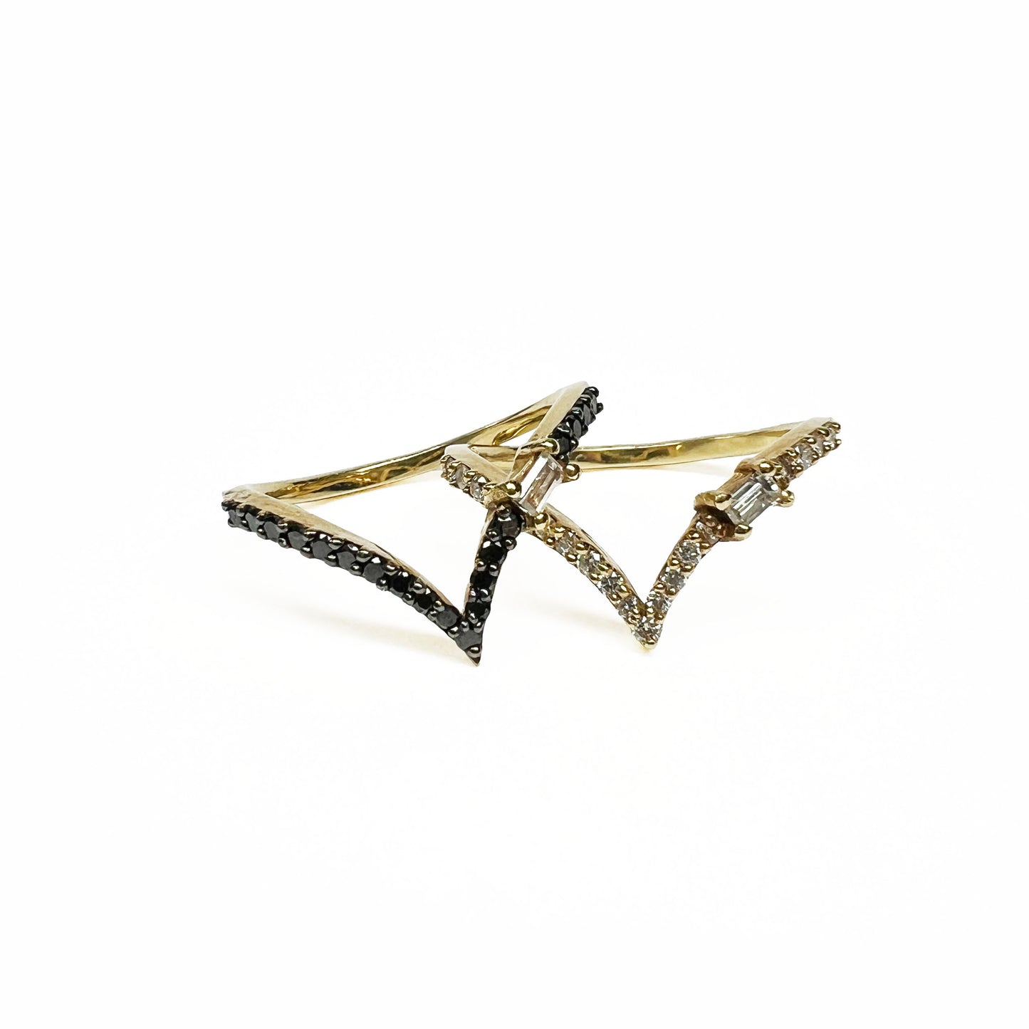 18ky White Diamonds Ring