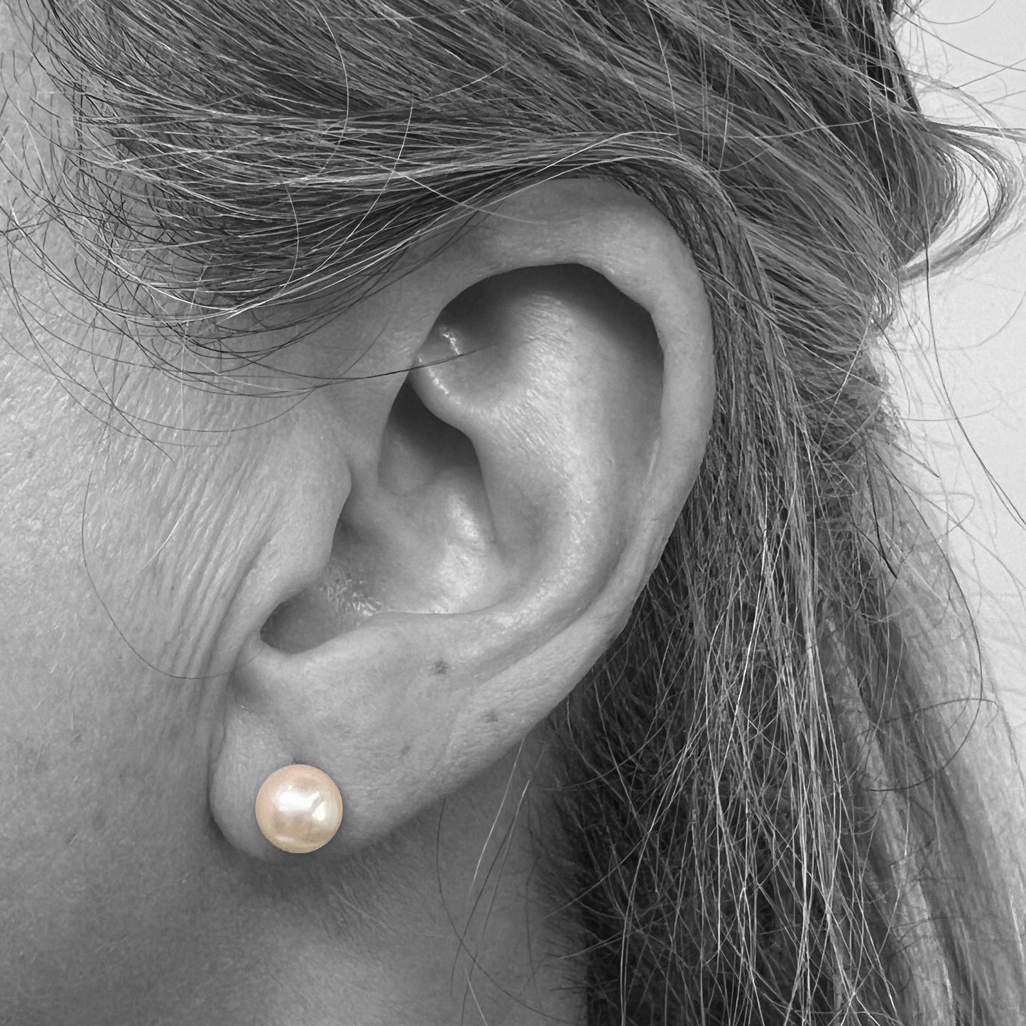 14ky Saltwater Pearl Earrings 6.75mm