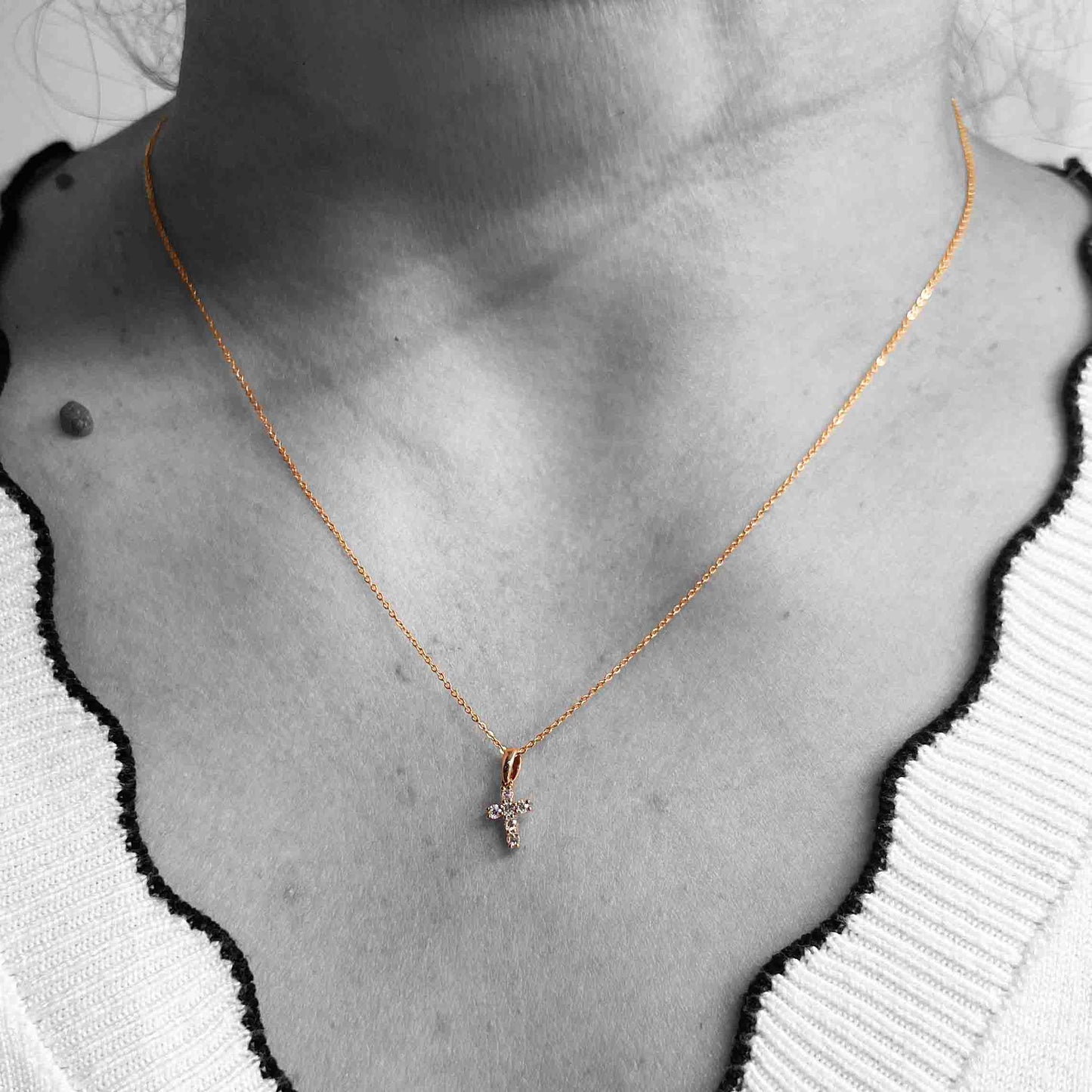 14kr Diamond Cross Necklace