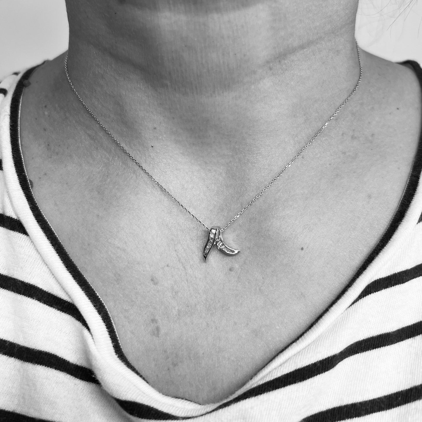 18kw Baguette Diamond Pendant