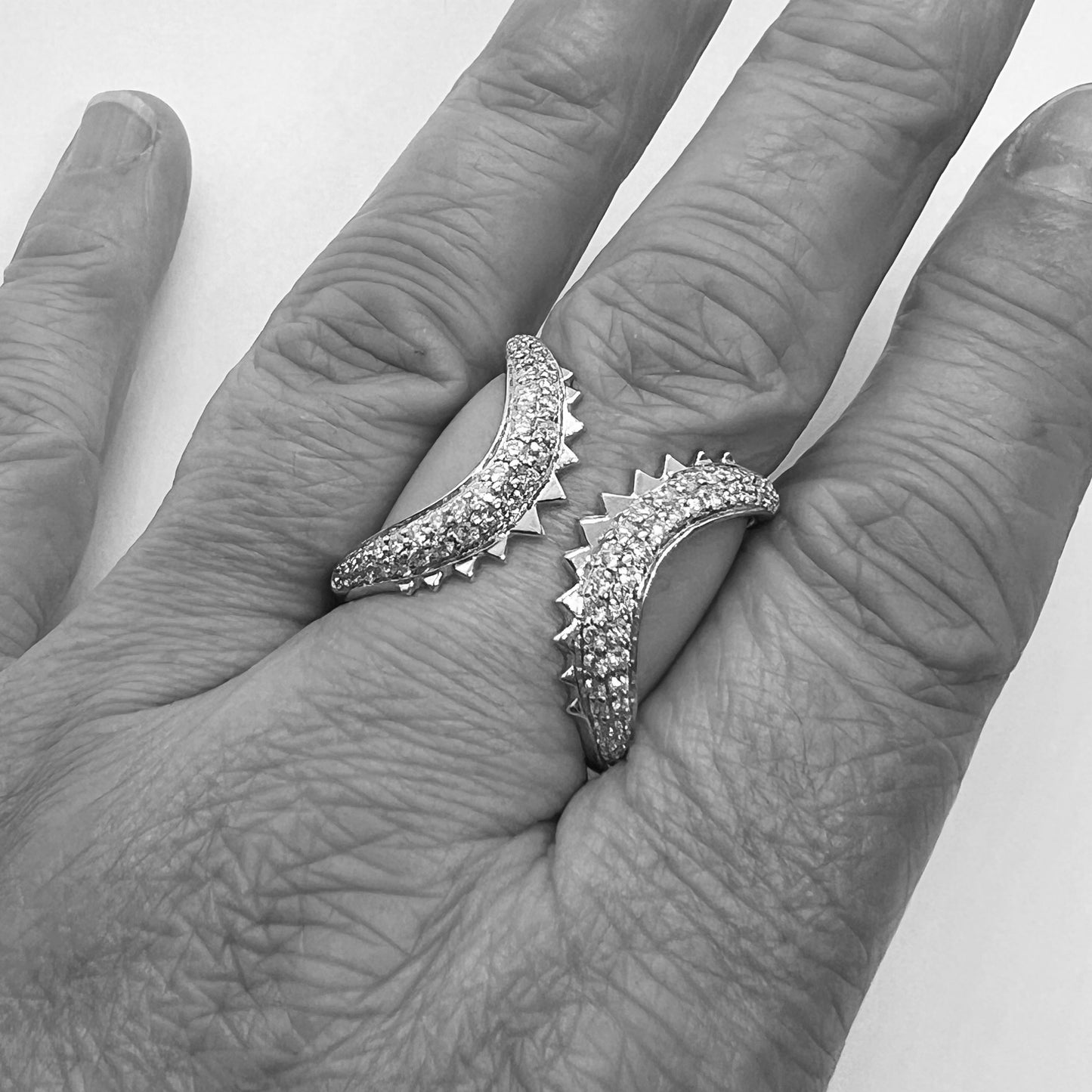 18kw Diamond Ring