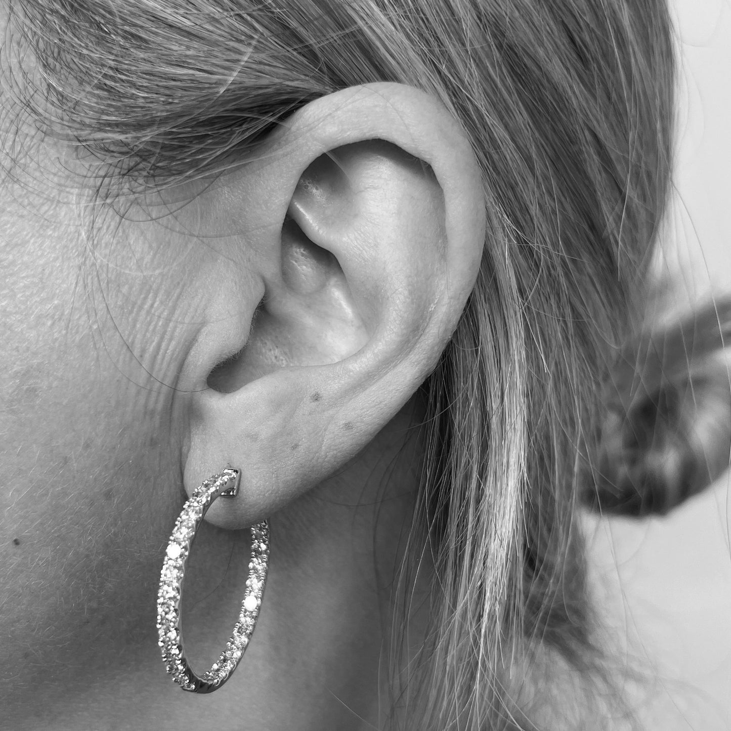 14kw Diamond Hoop Earrings 3.00ctw 29mm