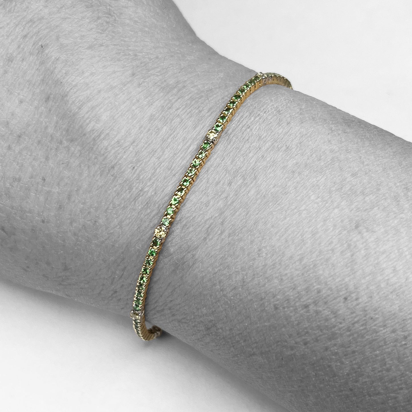 18ky Emeralds Tennis Bracelet