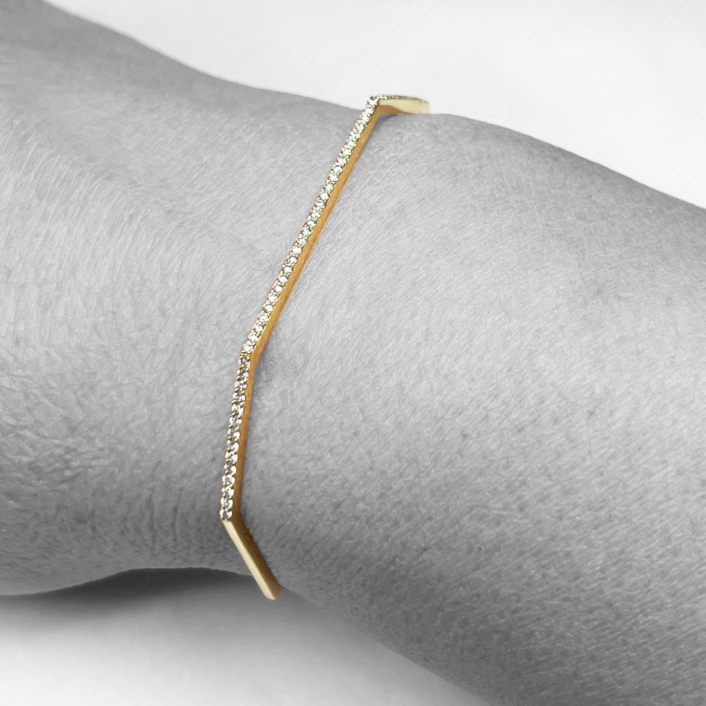 18ky Diamond Bangle Bracelet