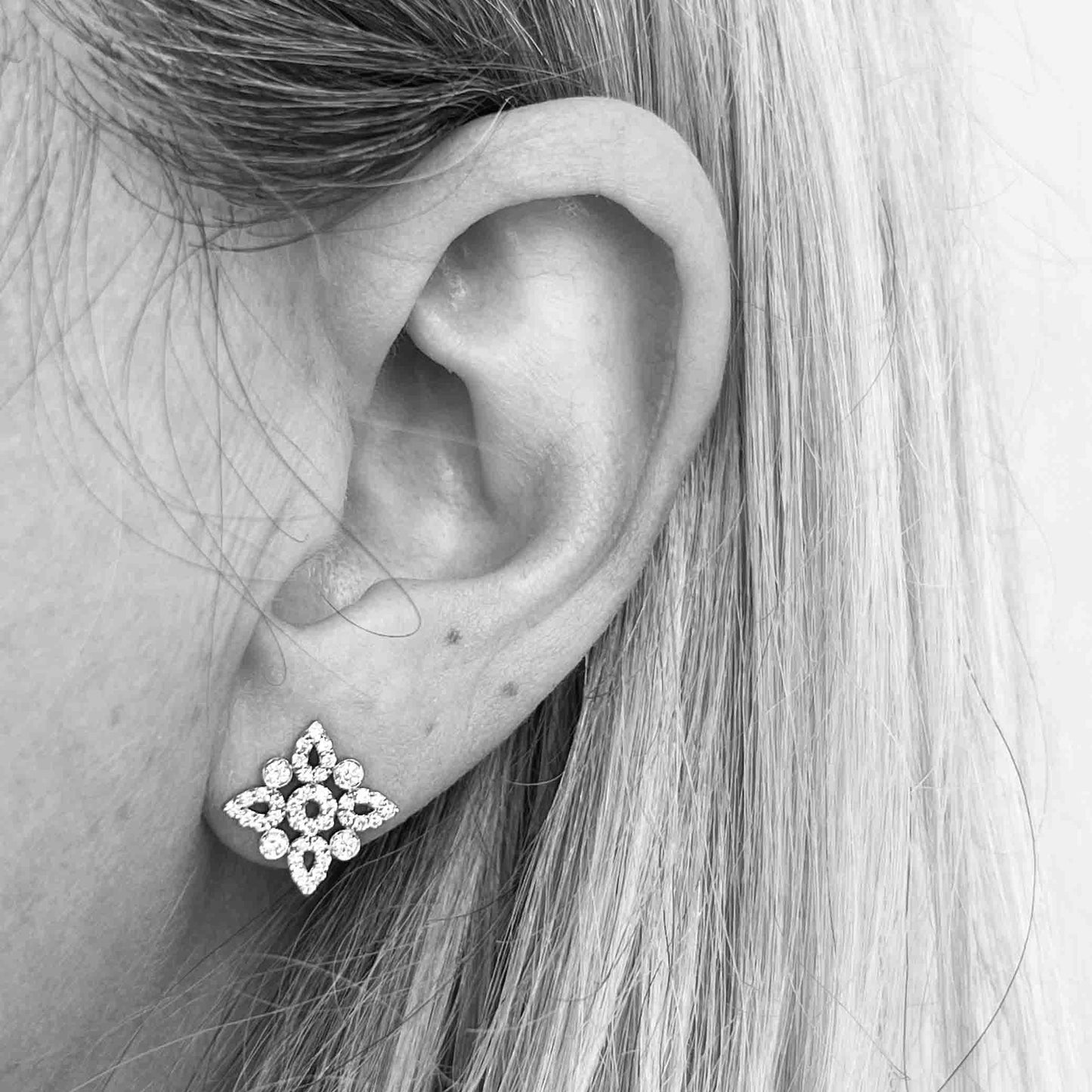18kw Diamond Flower Earrings