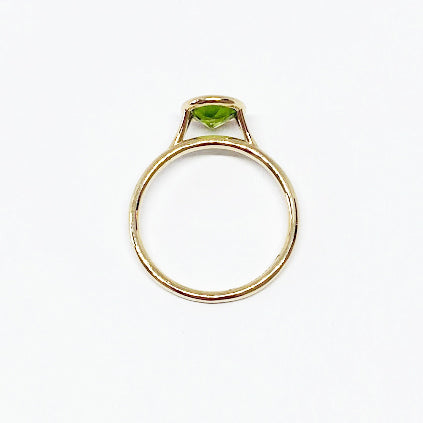 18ky Green Synthetic Spinel Bezel Ring - eklektic jewelry studio