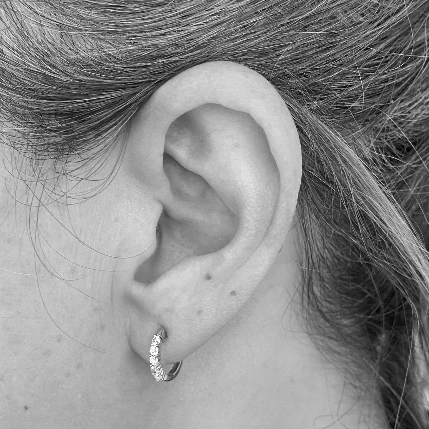 14kw Diamond Hoop Earrings - eklektic jewelry studio