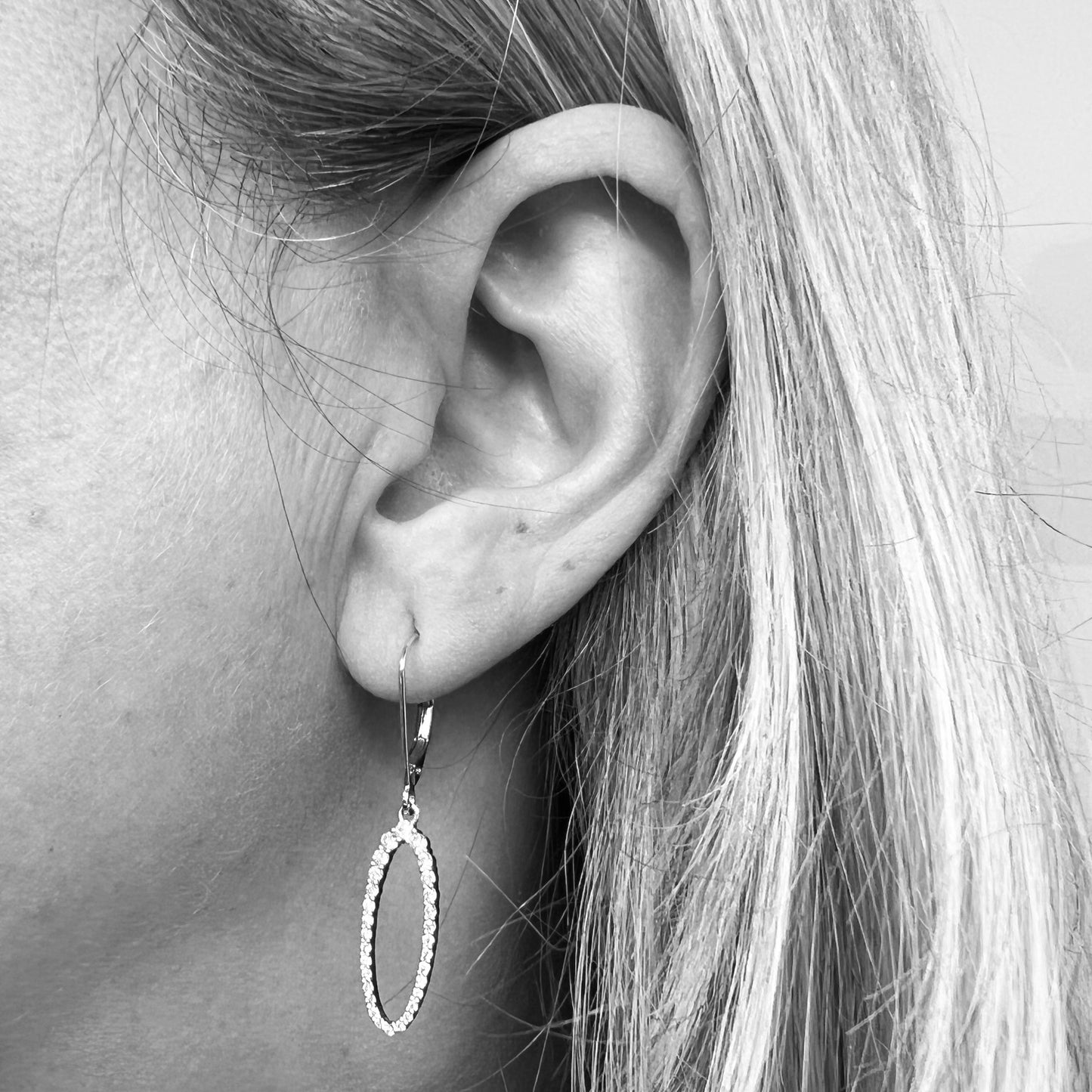 14kw diamond dangle earrings