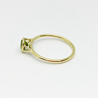 18ky Green Tourmaline Bezel Ring - eklektic jewelry studio
