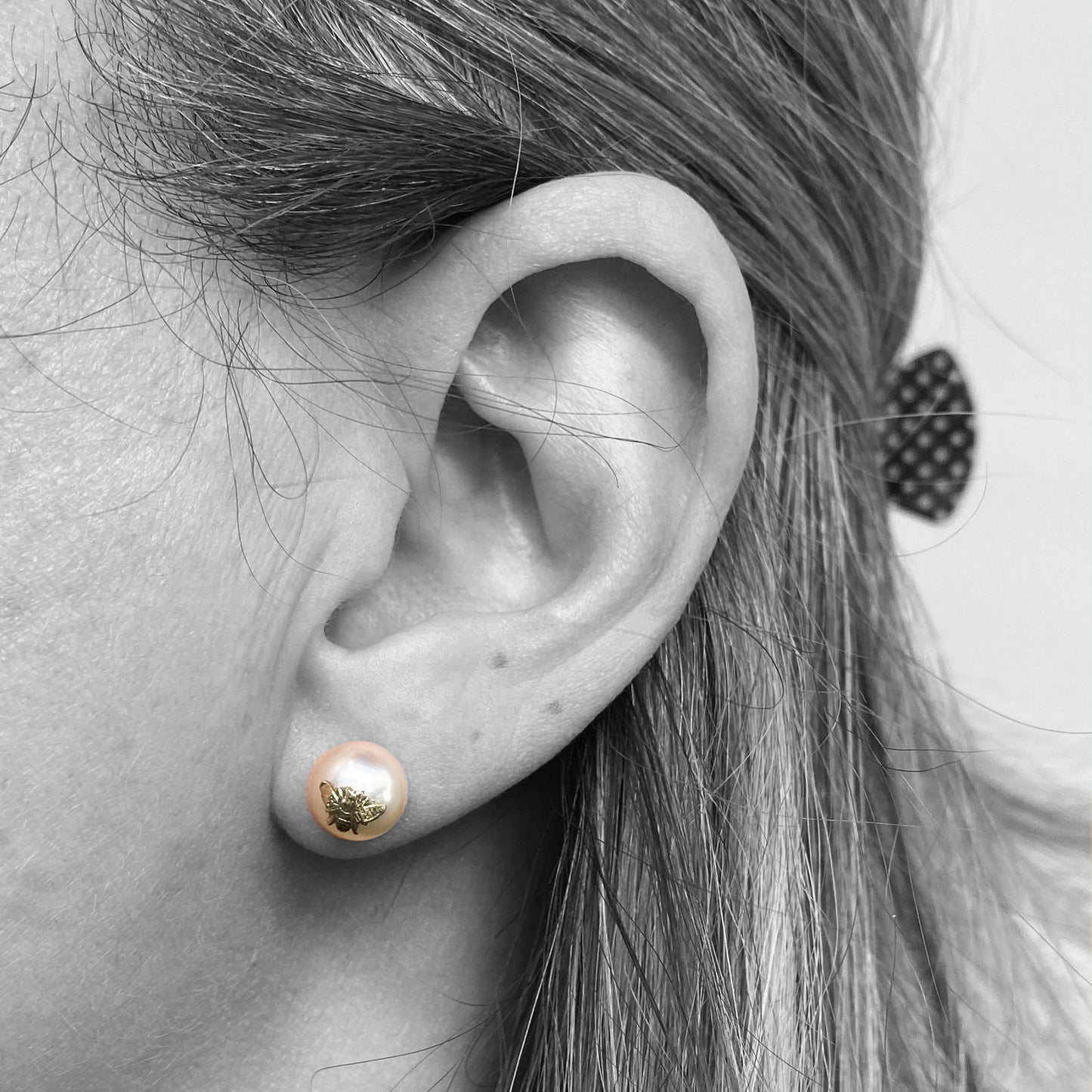 14KY Pearl Stud Earrings with Bee Detail - eklektic jewelry studio