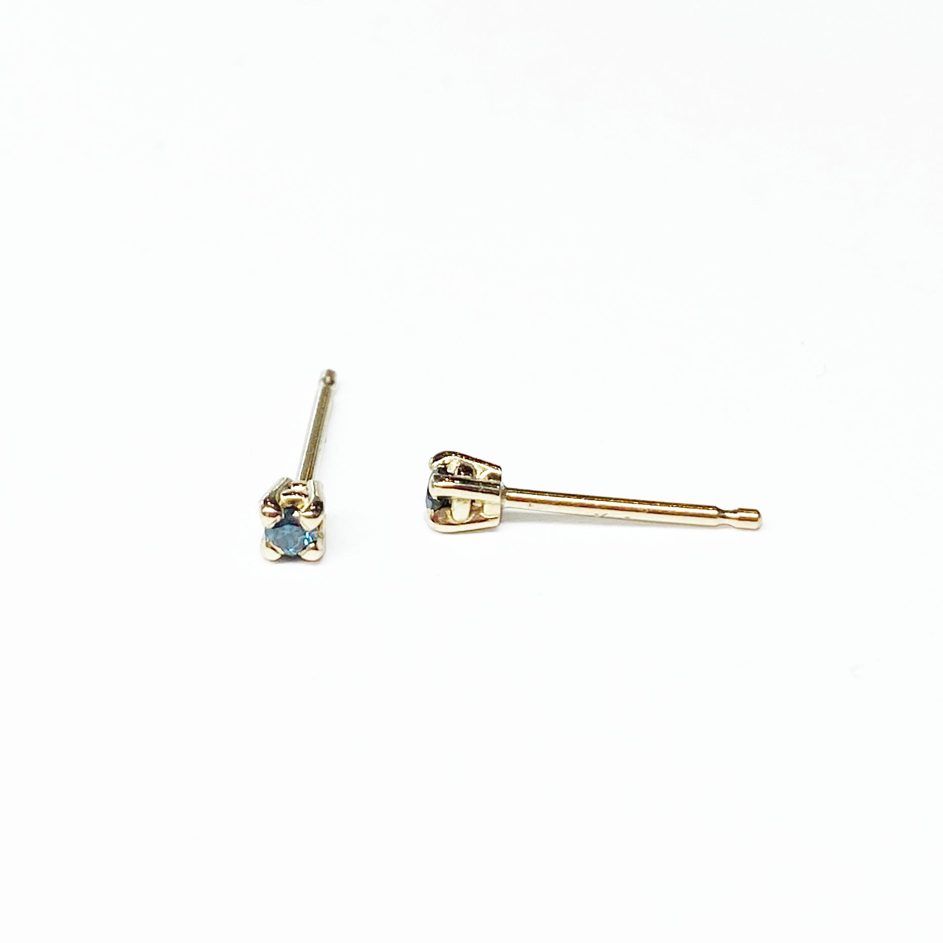 14ky Blue Diamond Stud Earrings - eklektic jewelry studio