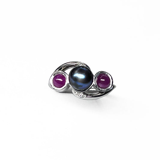 14kw Black Pearl and Ruby Ring