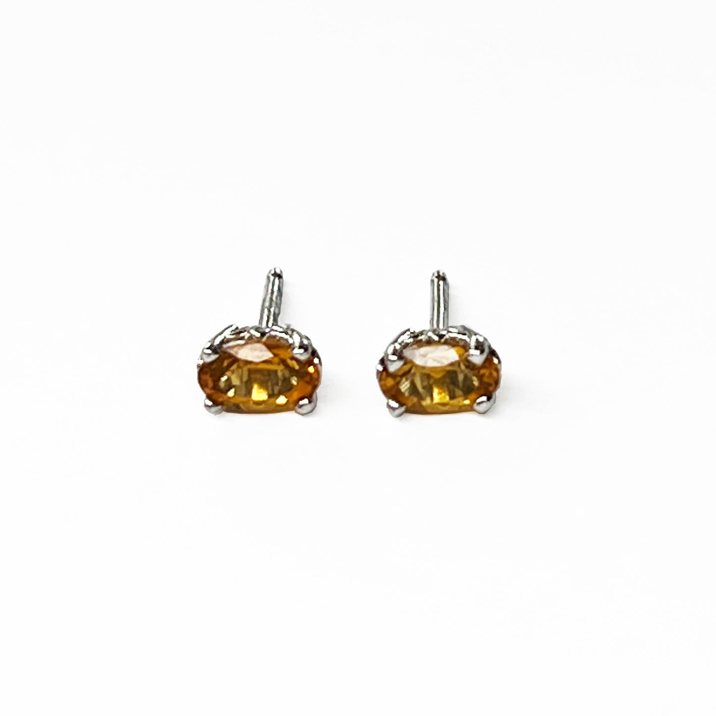 14kw Oval Citrine Stud Earrings