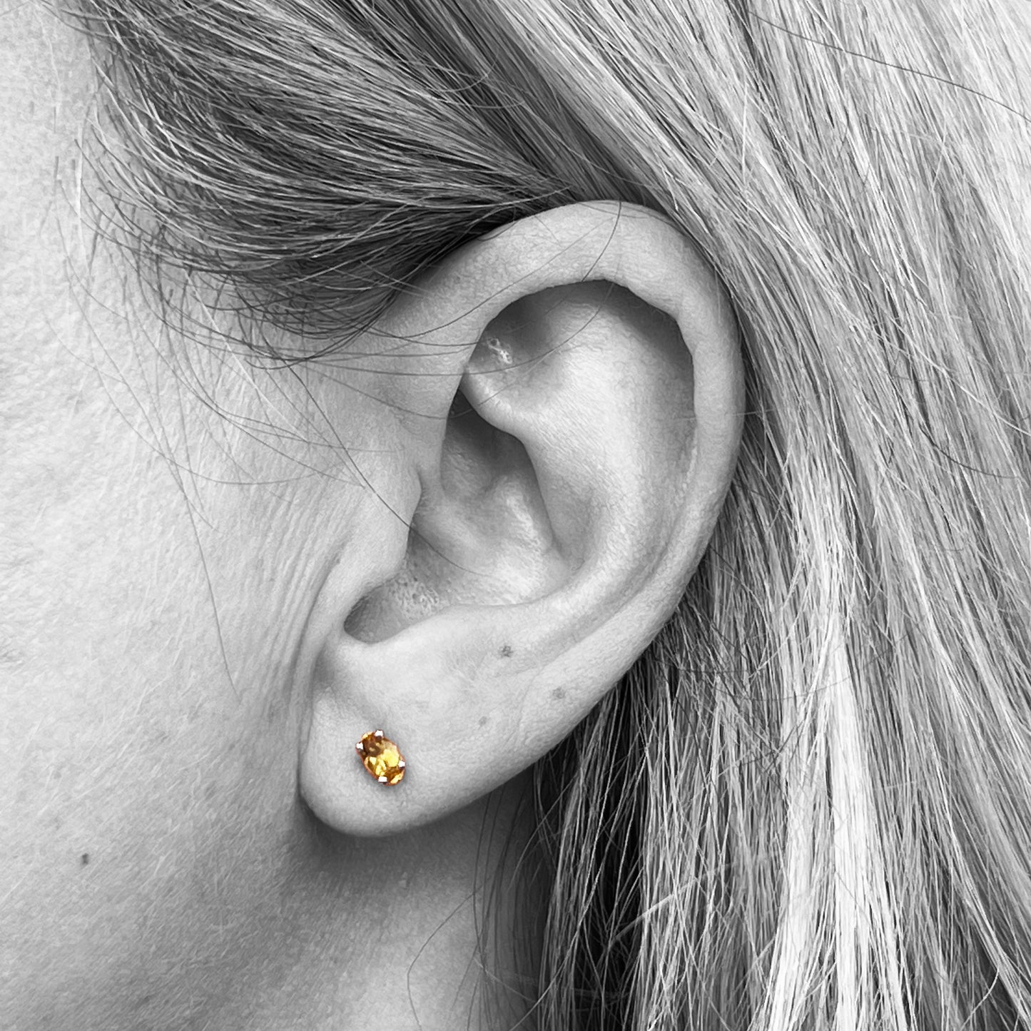 14kw Oval Citrine Stud Earrings