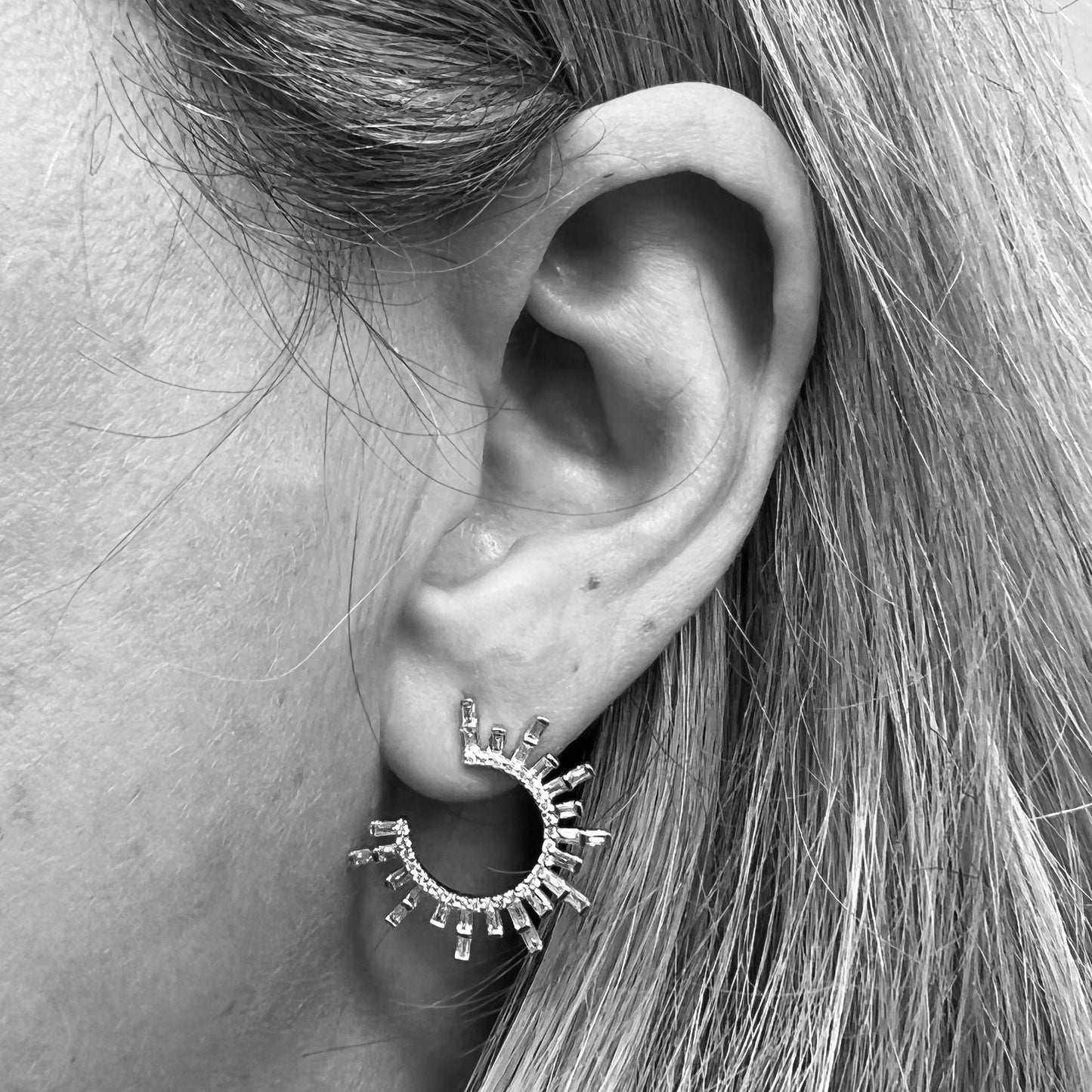 14kw Diamond Circle Earrings